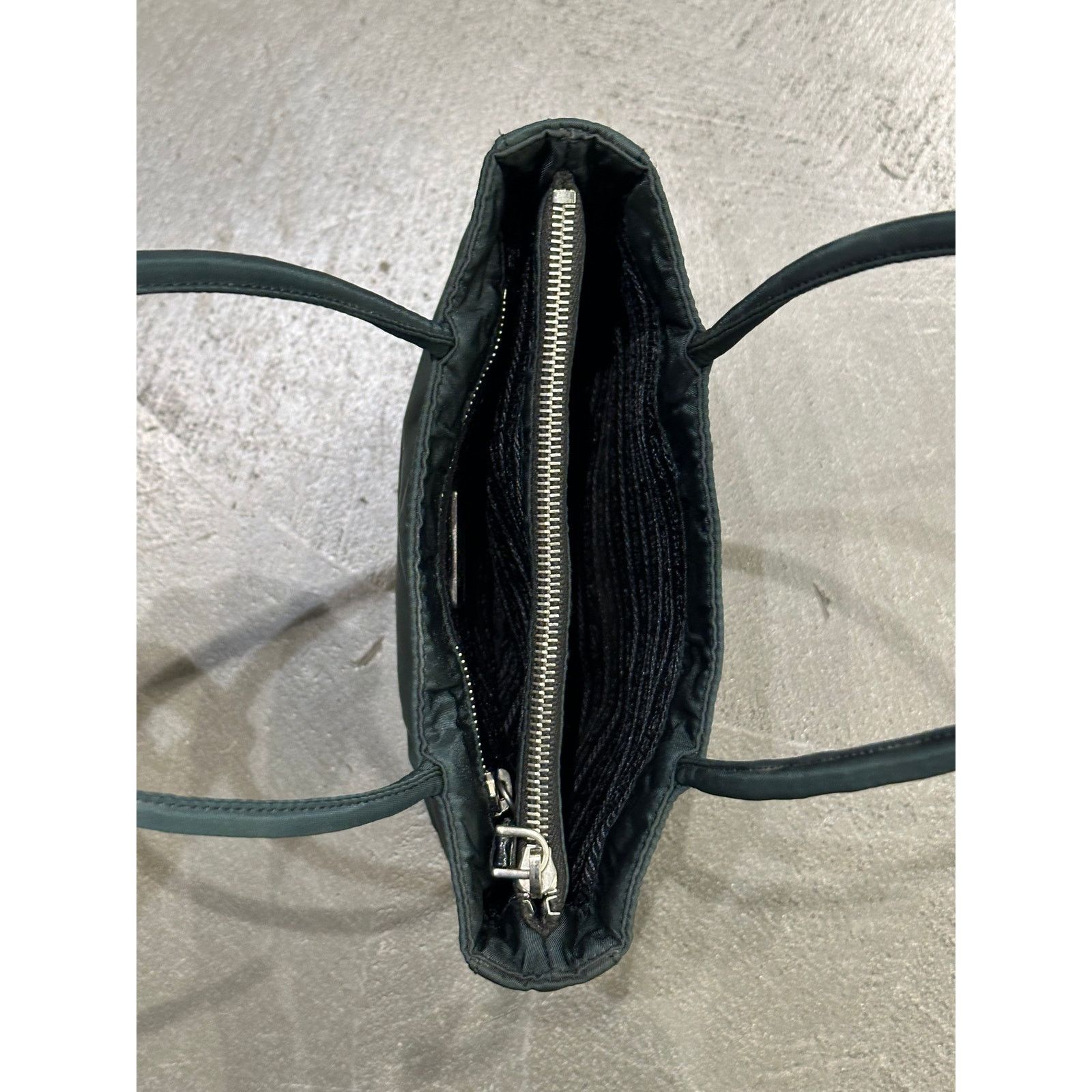 Prada Vintage Prada nylon bag Size ONE SIZE - 6 Thumbnail