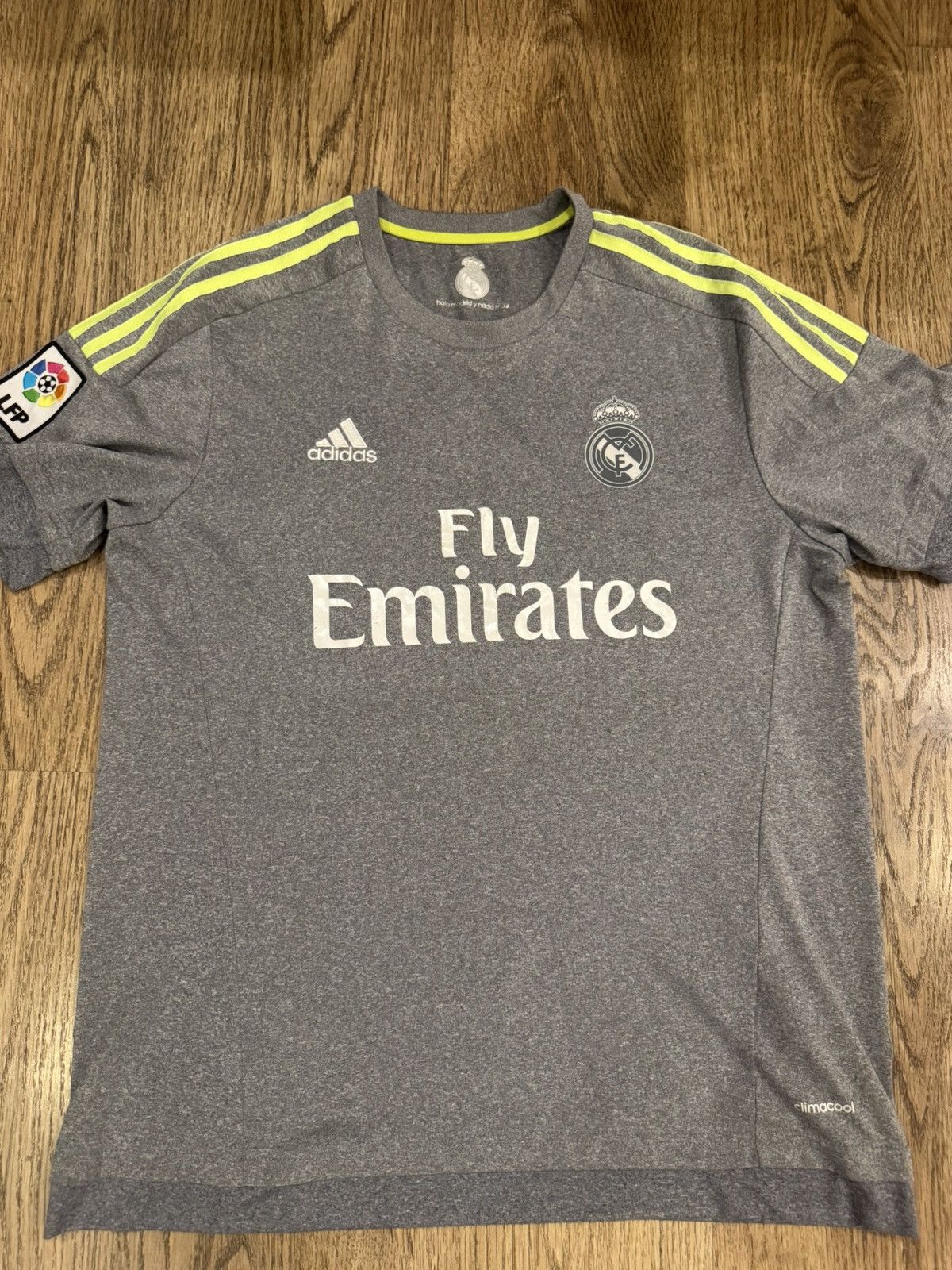 Adidas ADIDAS REAL MADRID 2015/2016 JERSEY FOOTBALL SIZE L AK2491 Size US L / EU 52-54 / 3 - 1 Thumbnail
