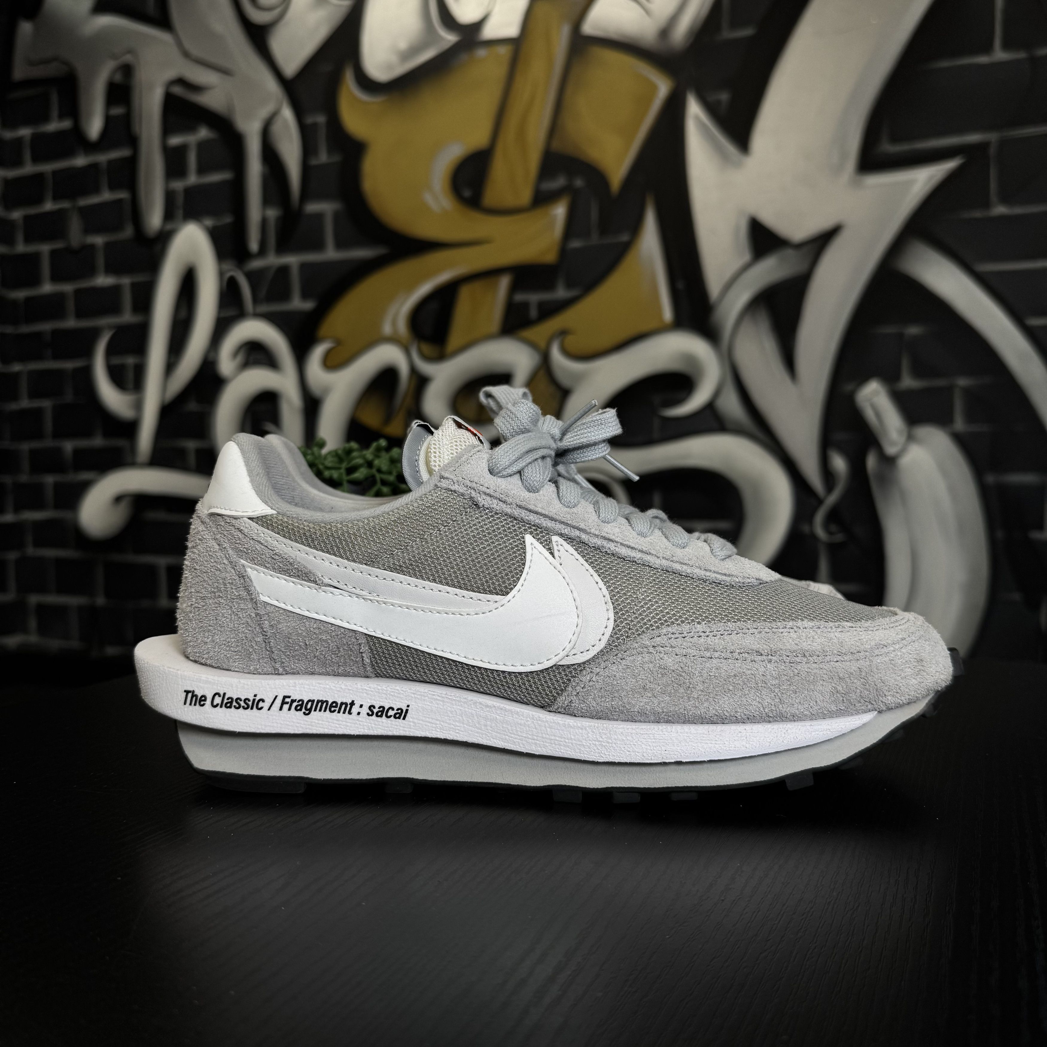 Nike NIKE LD WAFFLE SACAI FRAGMENT GREY Size US 11 / EU 44 - 5 Thumbnail