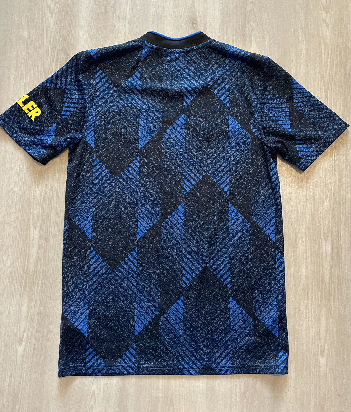 Adidas Adidas Manchester United 2021 - 2022 Third Jersey Small Size US S / EU 44-46 / 1 - 2 Thumbnail