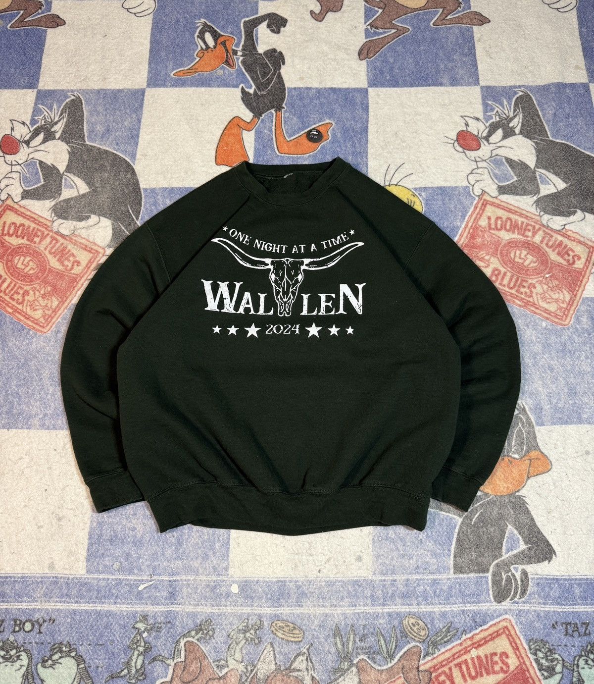 Other Morgan wallen one night at a time crewneck Size US L / EU 52-54 / 3 - 1 Thumbnail