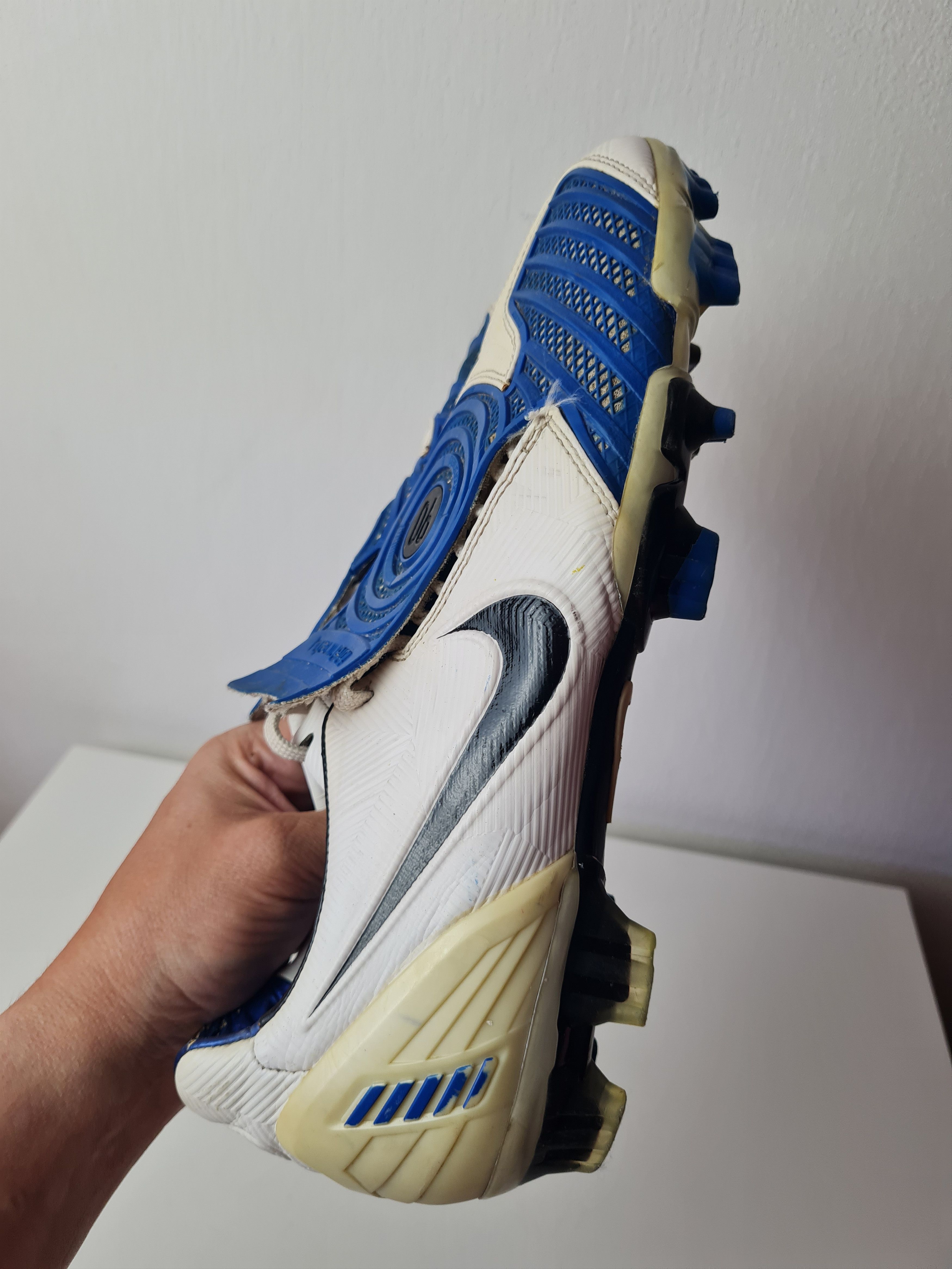 Nike Cleats Nike Total 90 Shoot II FG White/Blue Y3 318793-104 Size US 10.5 / EU 43-44 - 8 Thumbnail