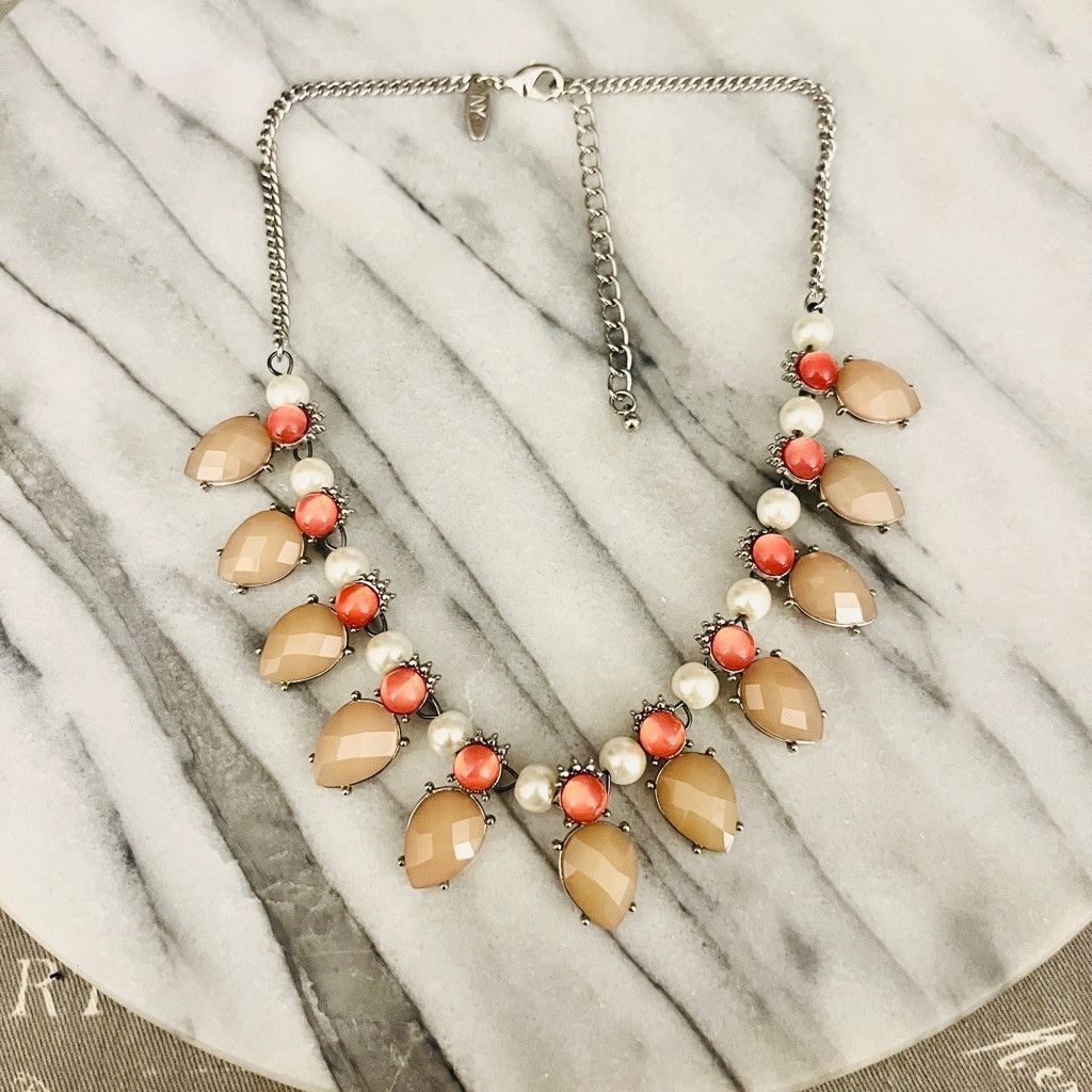 Jewelry New York and Company Necklace Peachy Pink Faux Pearl Tan Size ONE SIZE - 1 Thumbnail