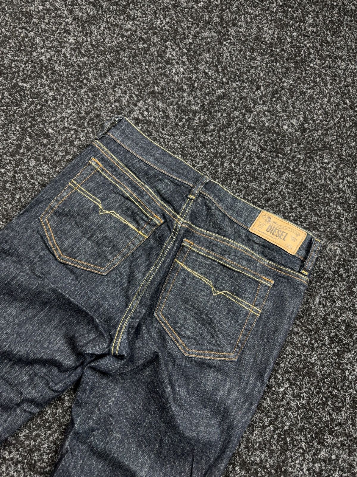 Diesel Luxury 00s Diesel Bootzee ST Slim Bootcut Flare Retro Jeans Size 27" / US 4 / IT 40 - 14 Thumbnail