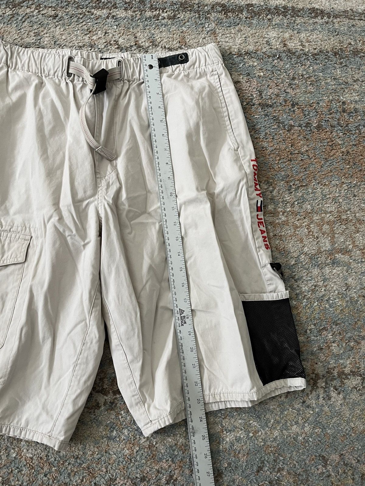 Tommy Hilfiger Vintage Tommy Hilfiger Cargo Shorts 34 Beige Buckle Mesh Size US 34 / EU 50 - 6 Thumbnail