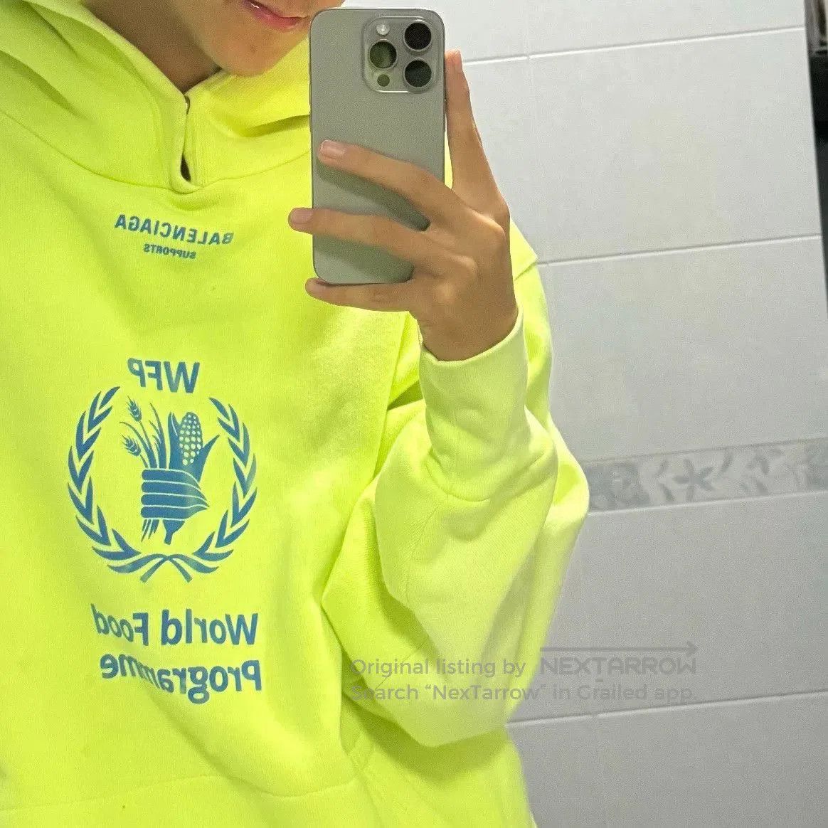 Balenciaga balenciaga fluorescent green hoodie sweatshirt. Size US XS / EU 42 / 0 - 9 Thumbnail