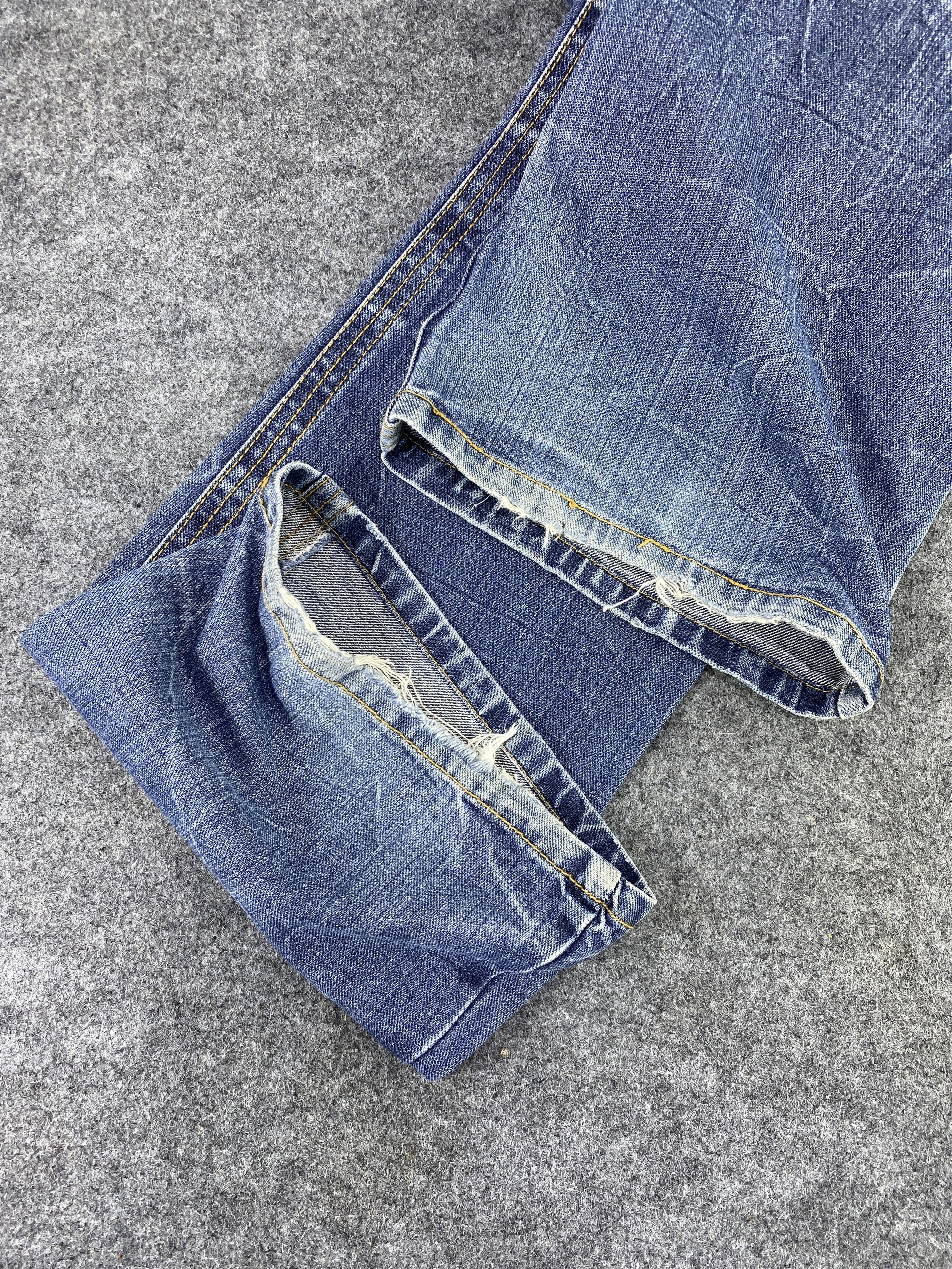 Japanese Brand Japanese Brand Distress Blue Wash Flare Jeans - J979 Size US 33 - 12 Thumbnail