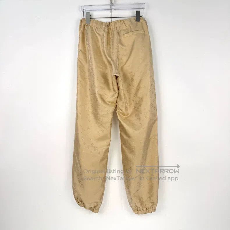 Louis Vuitton Louis Vuitton Champagne full logo trousers Size US 36 / EU 52 - 4 Thumbnail