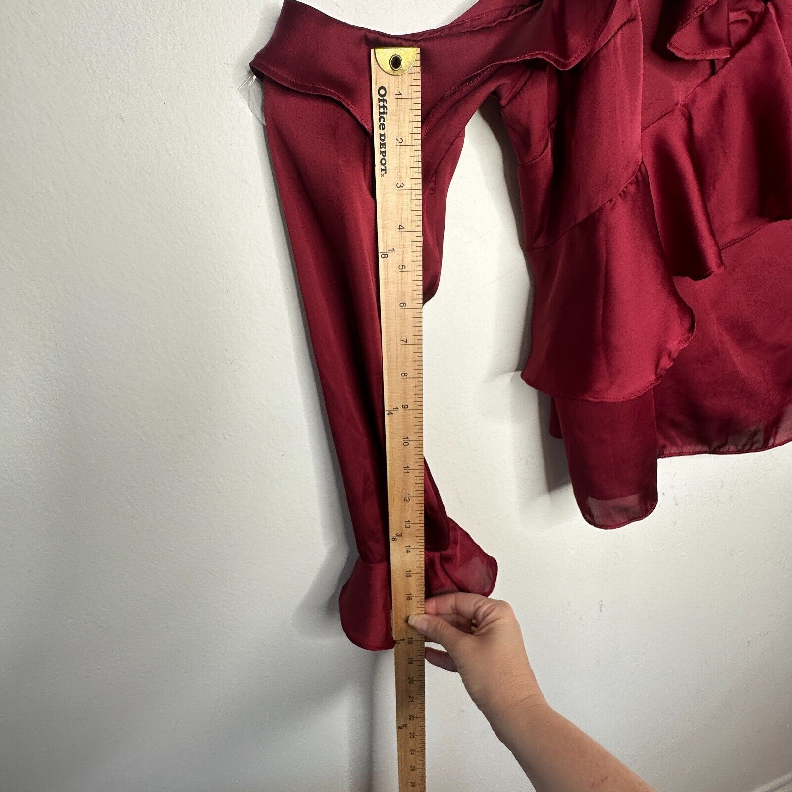 Other Revolve Lovers + Friends Red Ruffled One-Sleeve Blouse L Size L / US 10 / IT 46 - 6 Thumbnail