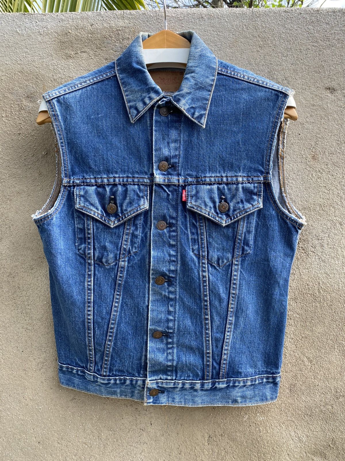 Levi's × Levi's Vintage Clothing × Vintage size 38 vintage levi's 80s trucker denime jacket made in USA Size US M / EU 48-50 / 2 - 1 Thumbnail