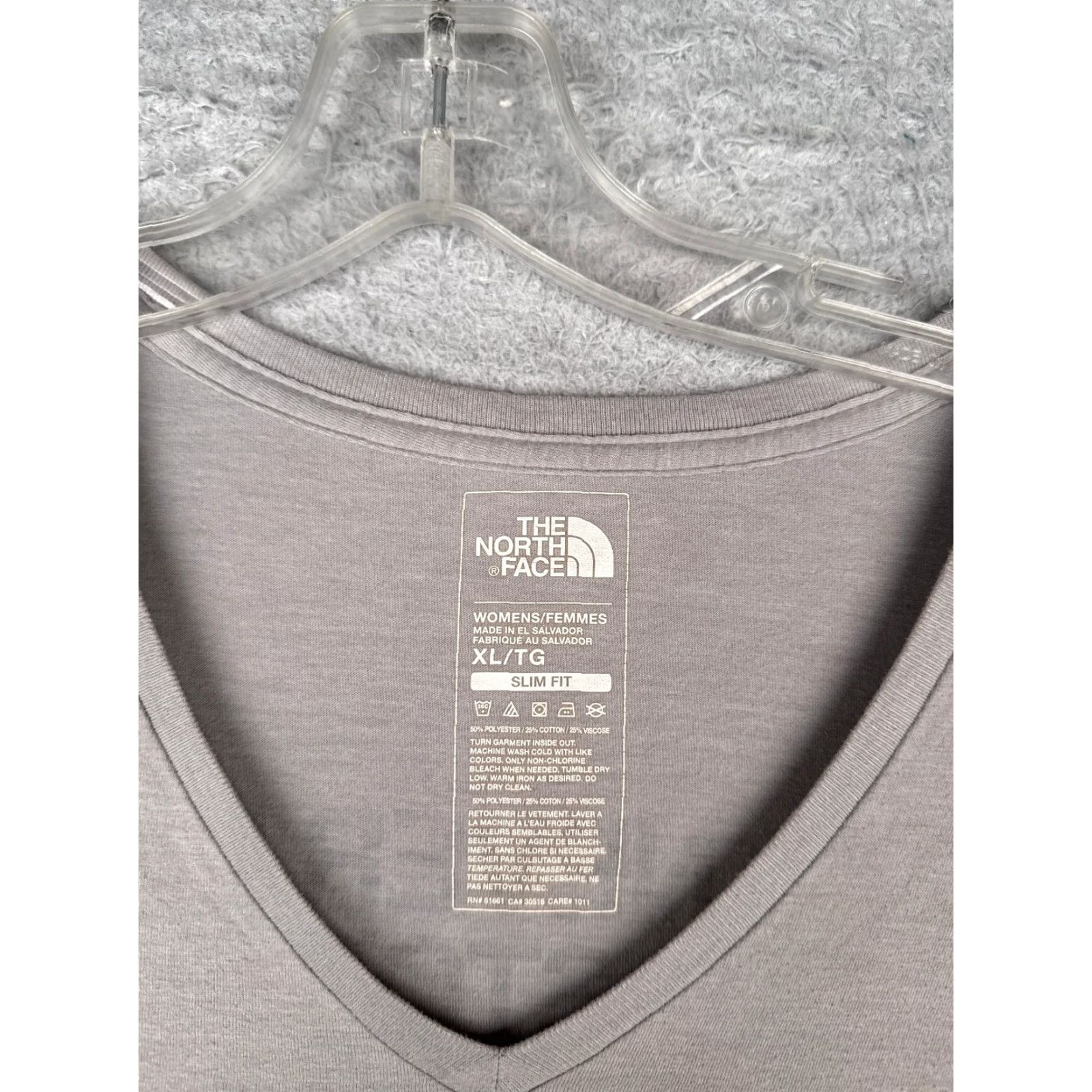 The North Face The North Face Shirt Women XL Gray V-Neck Polyester Jersey Slim Read Shirt Mens? Size XL / US 12-14 / IT 48-50 - 7 Thumbnail