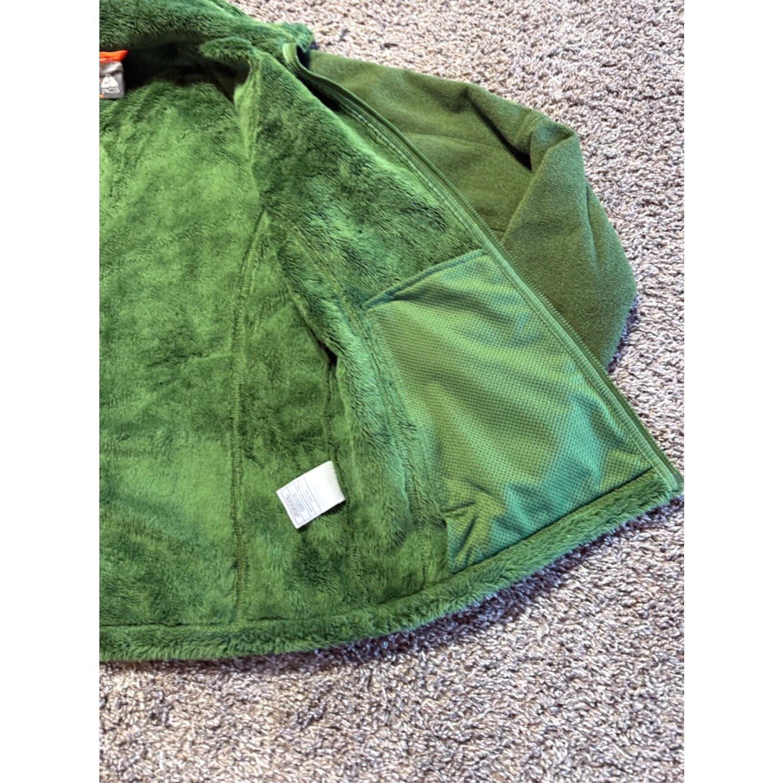 Nike ACG VINTAGE Nike ACG Womens Jacket Size Medium Sherpa Fuzzy Lined Full Zip Fleece Size M / US 6-8 / IT 42-44 - 5 Thumbnail