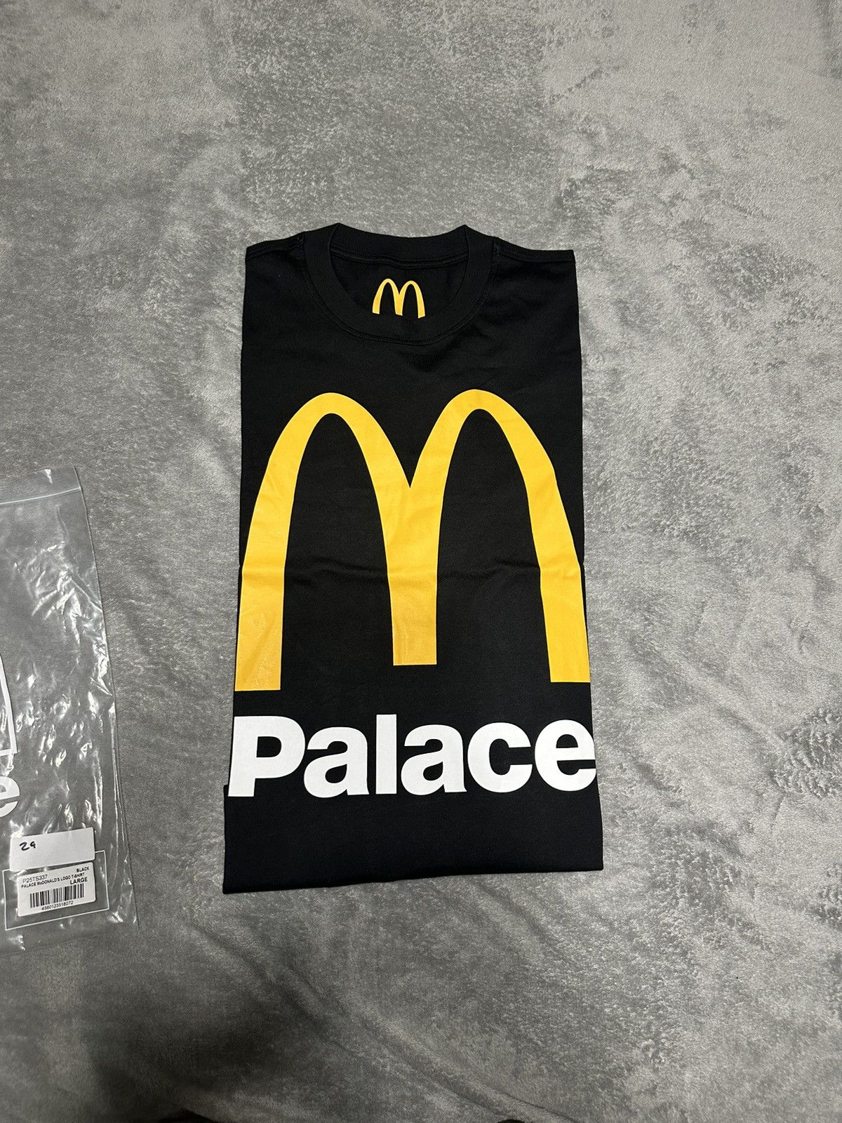 Palace Palace & collab Size US L / EU 52-54 / 3 - 1 Thumbnail