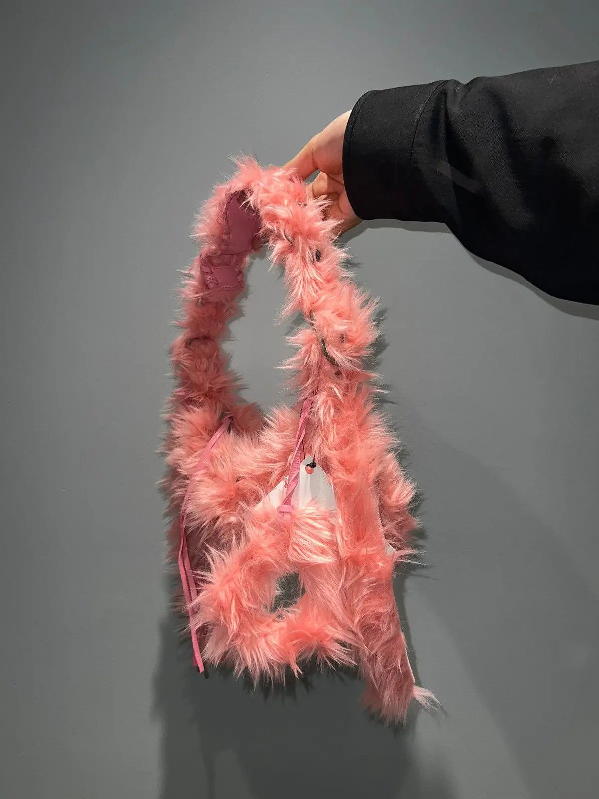 Balenciaga o1tr1nto0725 Size: OS / Le Cagole XS Shoulder Bag Fake Fur Size ONE SIZE - 4 Thumbnail