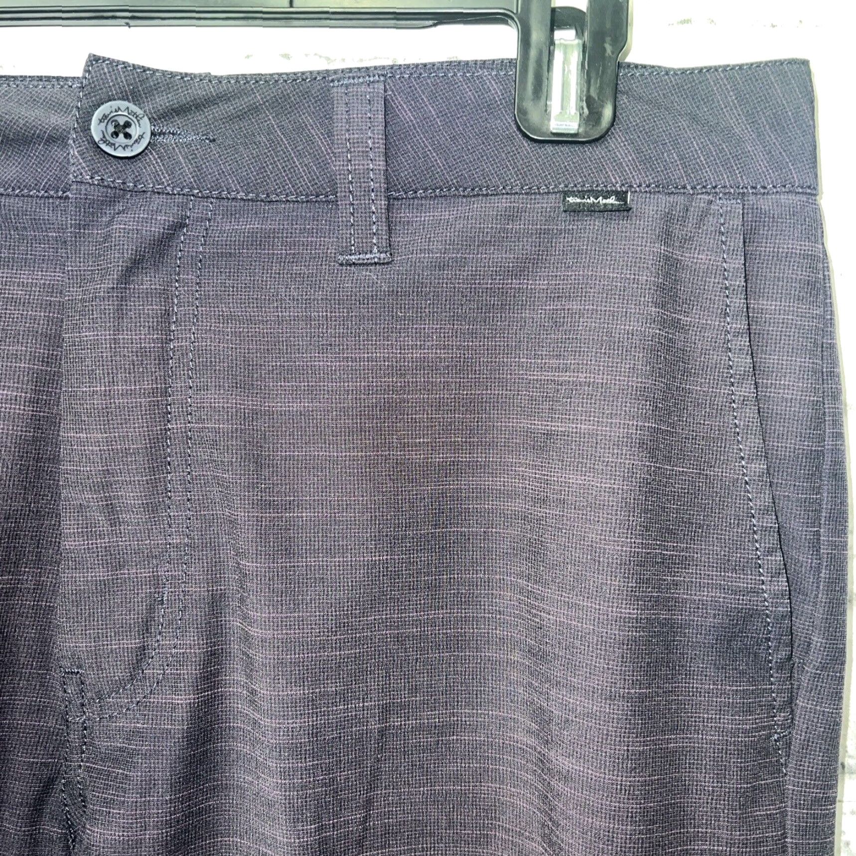 TravisMathew Travis Mathew Golf Shorts Mens Size 32 Purple Chino Size US 32 / EU 48 - 2 Thumbnail