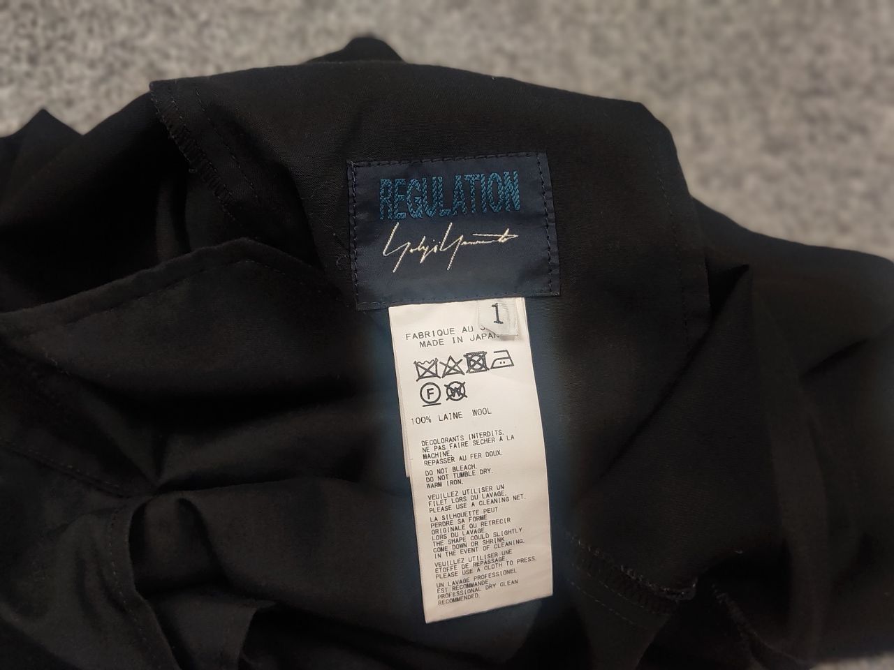 Yohji Yamamoto Yohji Yamamoto Y's Regulation Laine Wool Womens Tuck Shorts Size 30" / US 8 / IT 44 - 14 Thumbnail