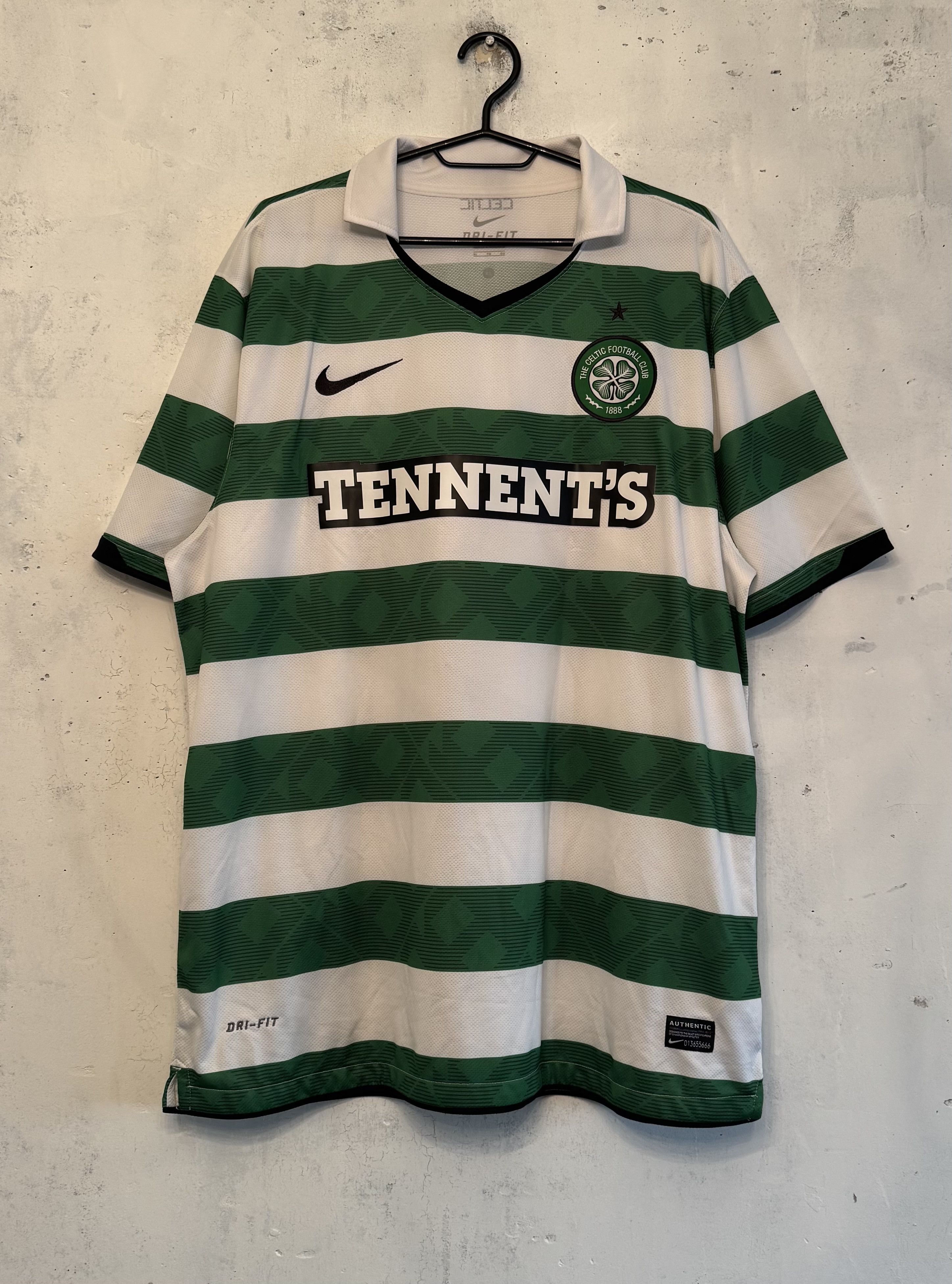 Nike Celtic 2010 2012 Nike Home Football Soccer Jersey Shirt Size US XL / EU 56 / 4 - 1 Thumbnail