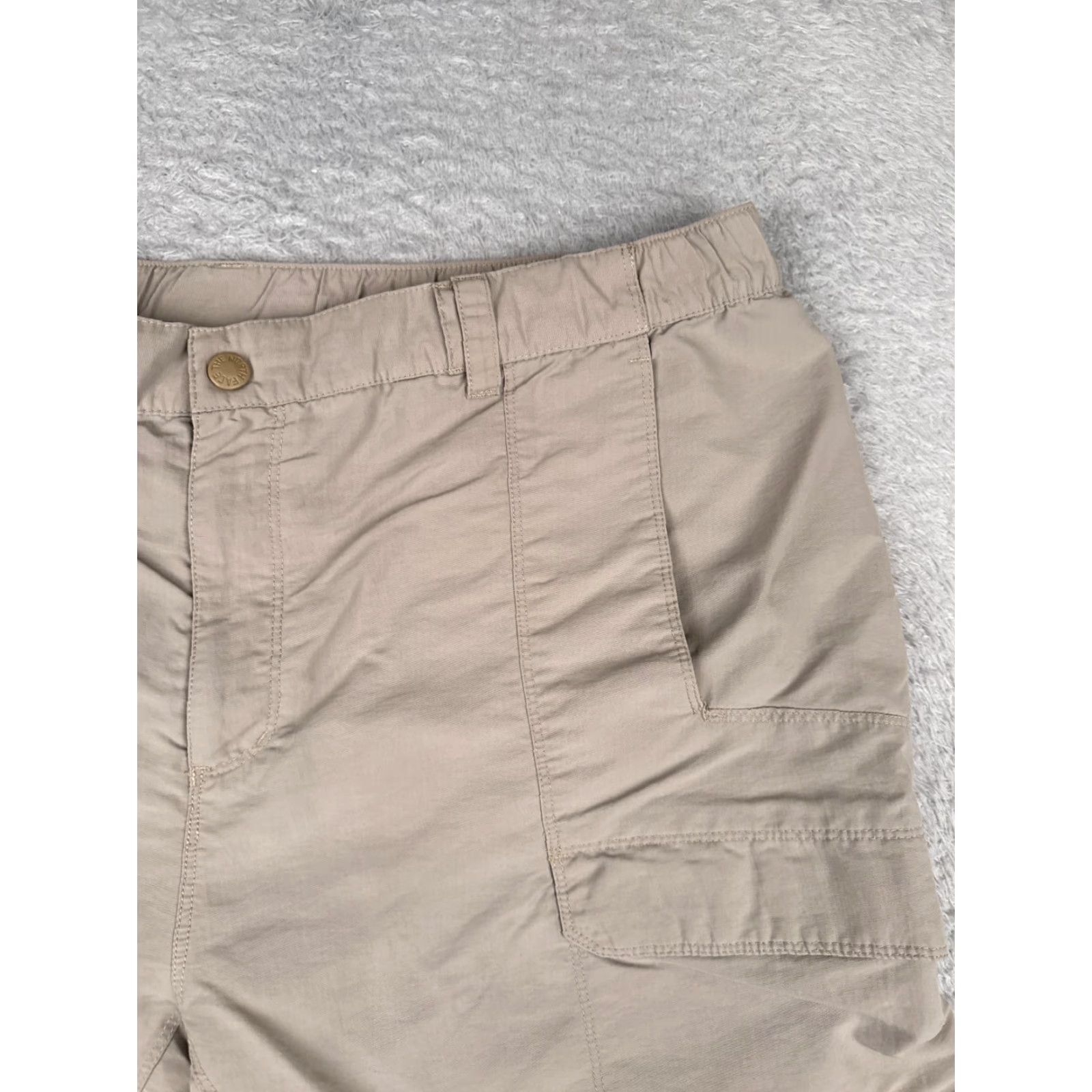 The North Face The North Face Shorts Men 2XL Beige Nylon Cargo Pocket 40x10 Casual Travel 100% Microfiber Vintage No Size US 39 - 5 Thumbnail