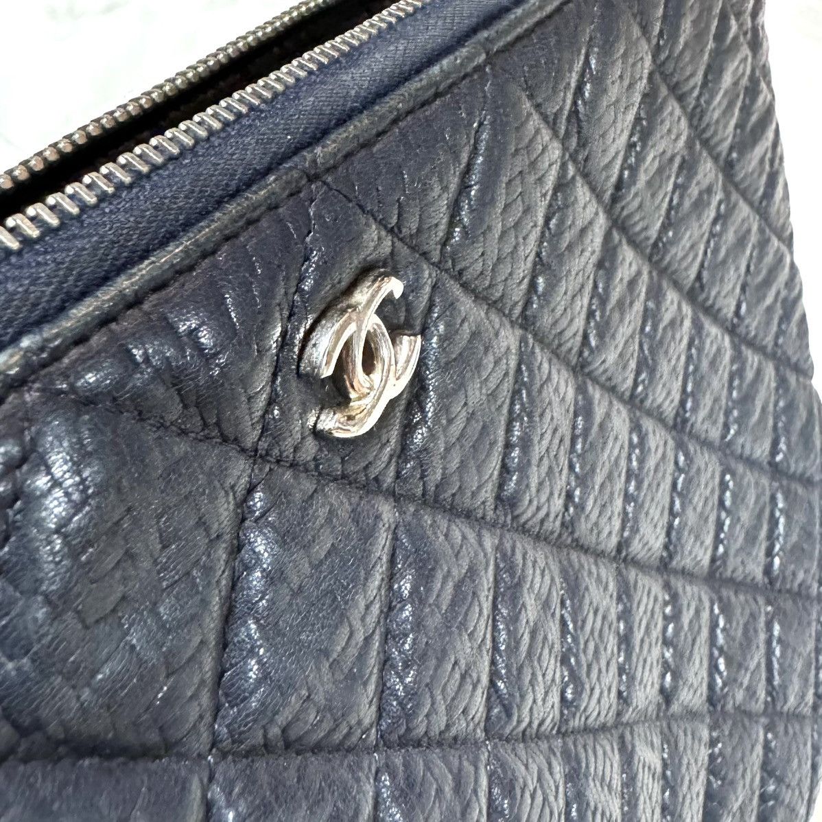 Chanel Chanel COCO patch, matelassé leather clutch bag, dark navy Size ONE SIZE - 14 Thumbnail