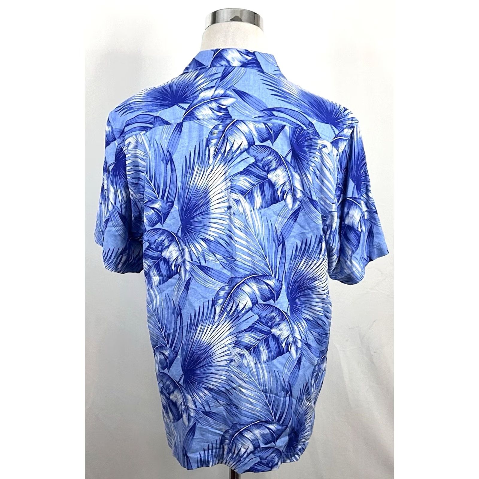 Tommy Bahama Tommy Bahama Shirt Hawaiian Floral Palm Fronds Blue White Rayon Button-Up Shirt Mens L Casual Size US L / EU 52-54 / 3 - 4 Thumbnail