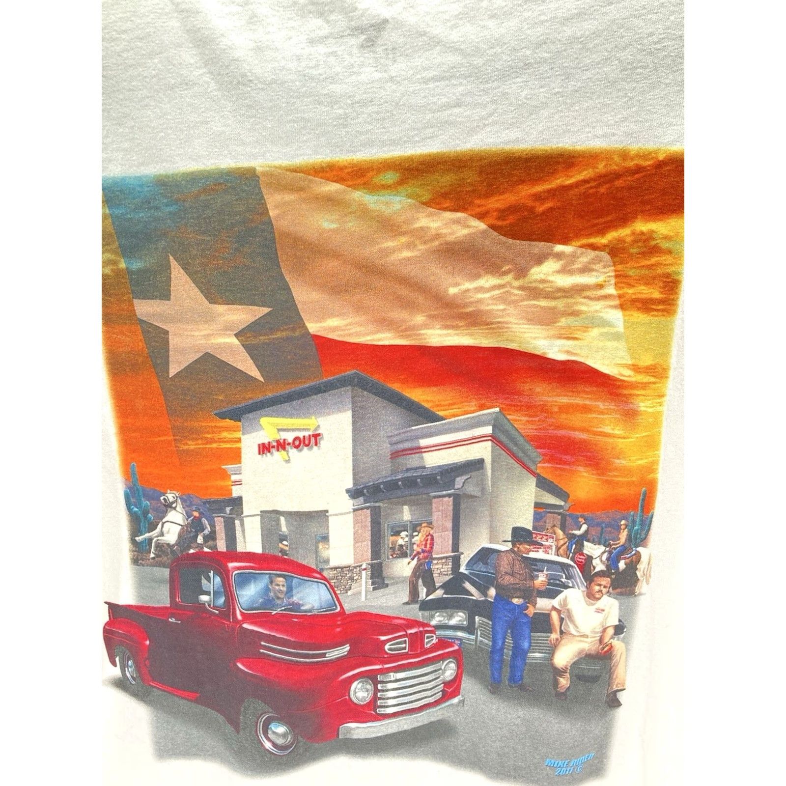 Vintage In-N-Out Burger Texas Shirt Women L White Short Sleeve Graphic Print Crew Neck Shirt Womens Size L / US 10 / IT 46 - 3 Thumbnail