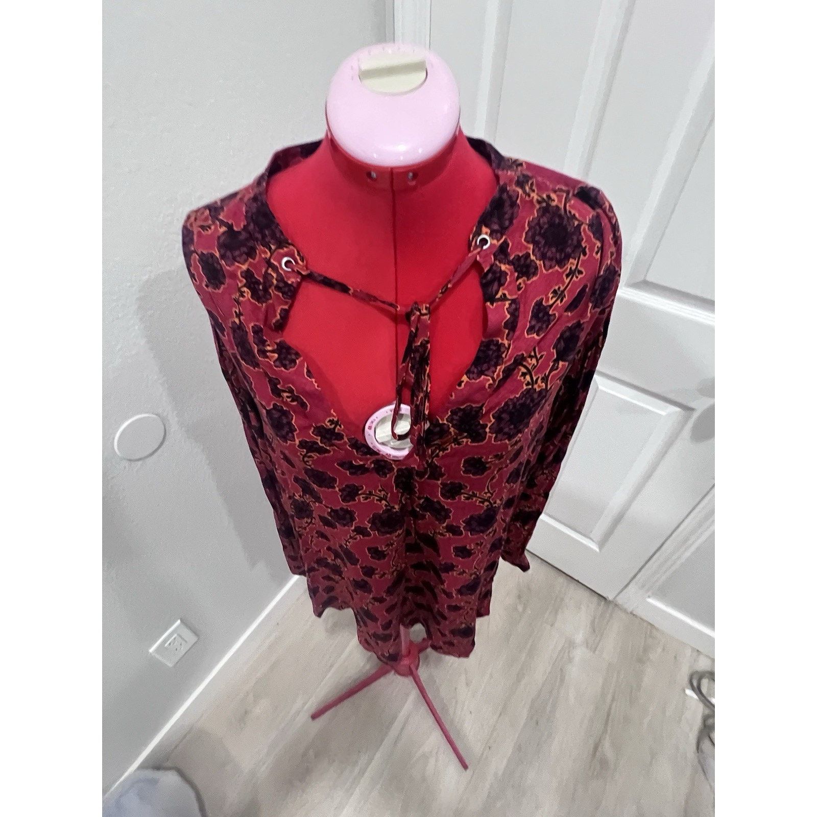 Free People Free People Mia Red Floral Print Tie Neck Boho blouse Size M / US 6-8 / IT 42-44 - 9 Thumbnail