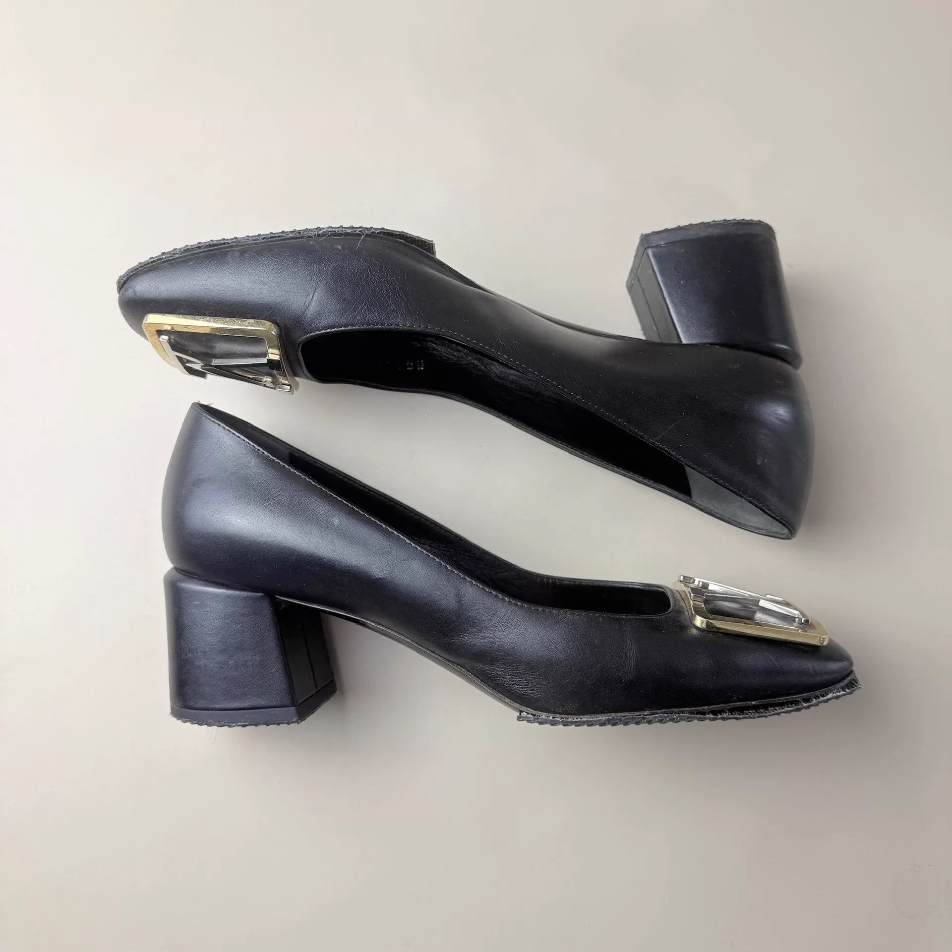 Louis Vuitton LV Black Gold Logo Square Buckle Heels 38 Size US 7.5 / IT 37.5 - 4 Thumbnail