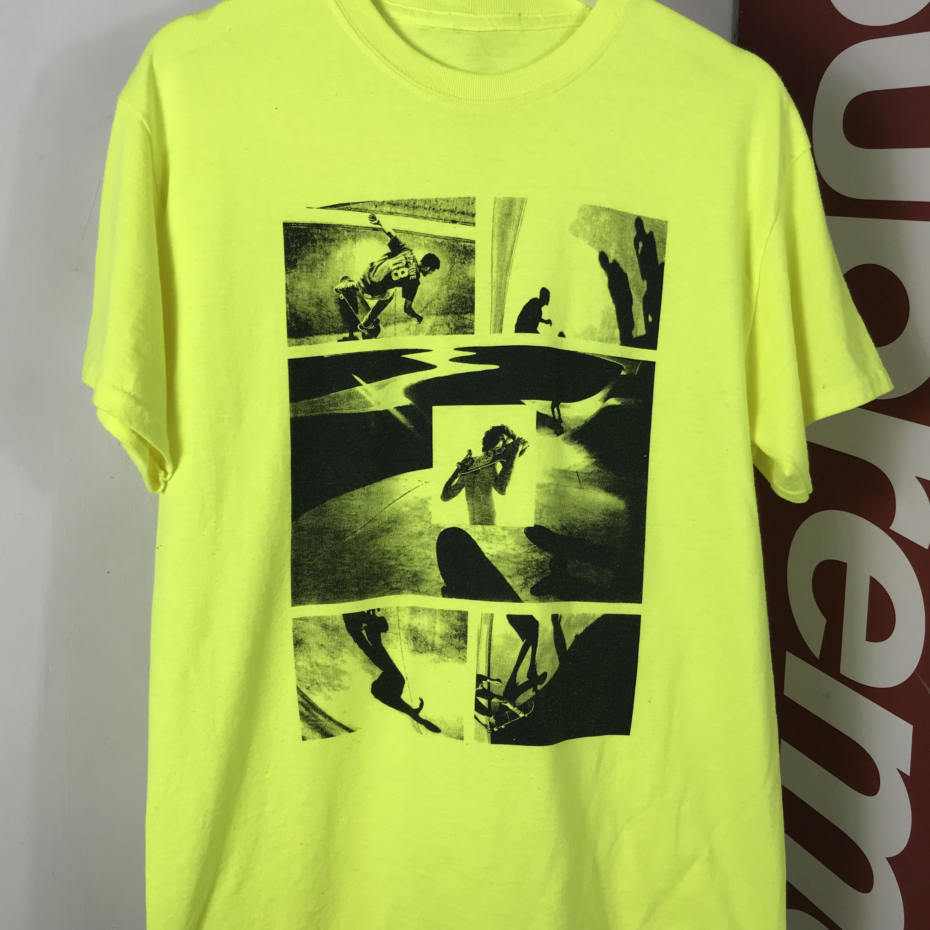Santa Cruz Skateboards Vintage new york skate State of Mind Graphic Photo Tee Shirt Size US M / EU 48-50 / 2 - 2 Thumbnail