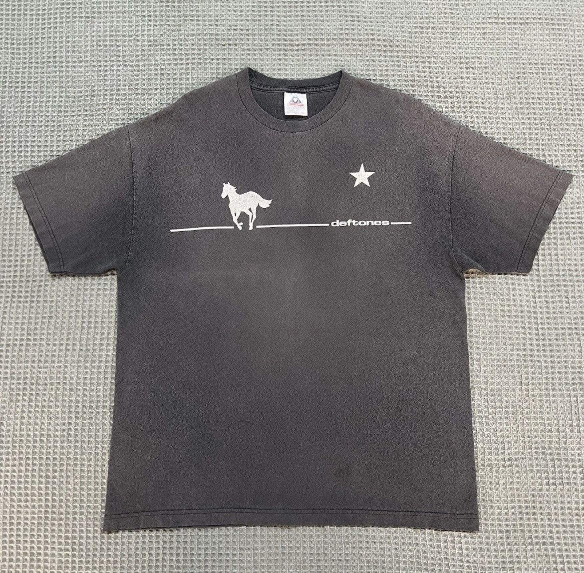 Vintage 2000s Sunfaded Deftones White Pony Tour Shirt XL Size US XL / EU 56 / 4 - 1 Thumbnail