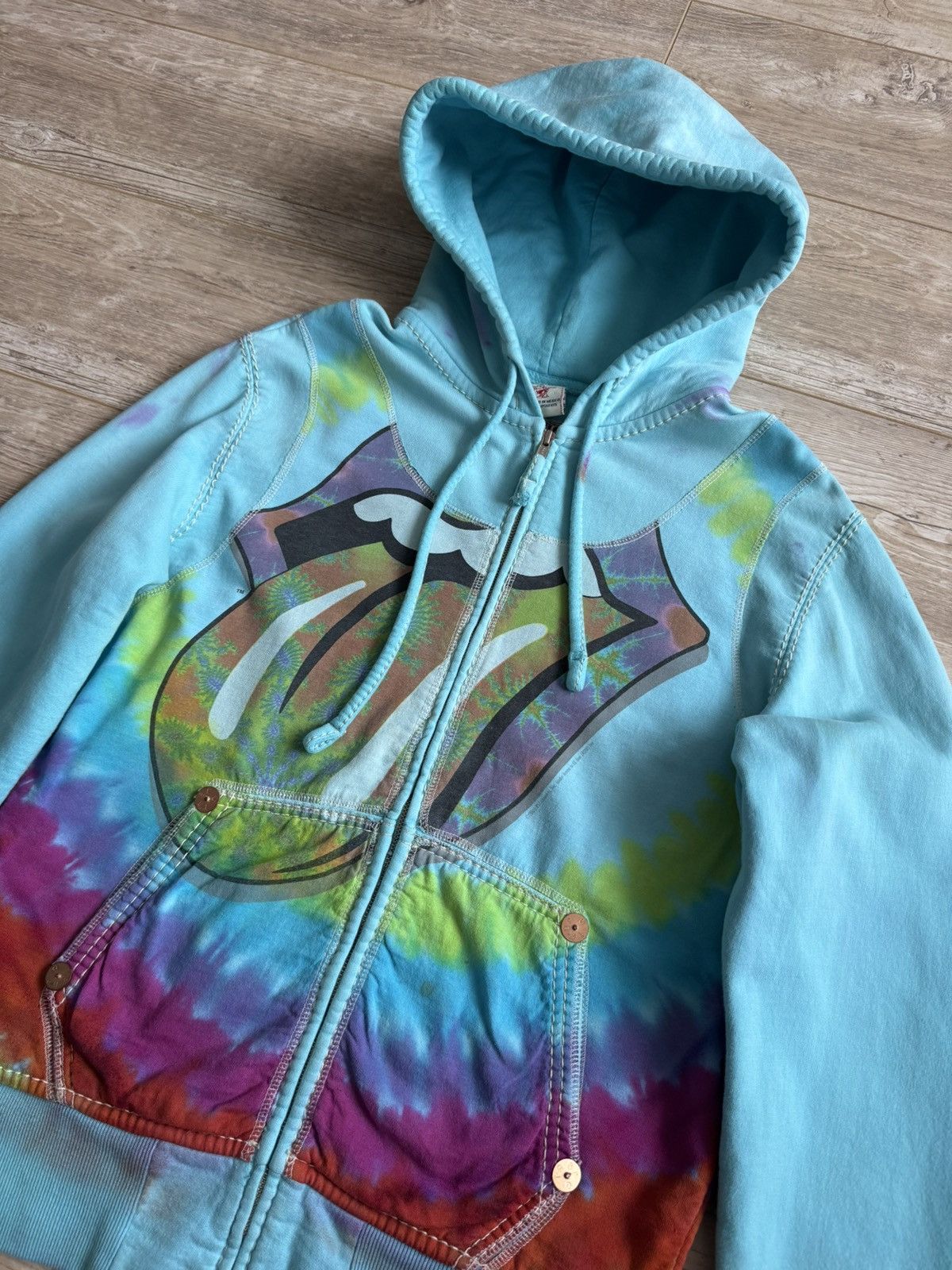 True Religion True Religion x Rolling Stones Zip Hoodie – Size L – Tie Dye Size US L / EU 52-54 / 3 - 5 Thumbnail