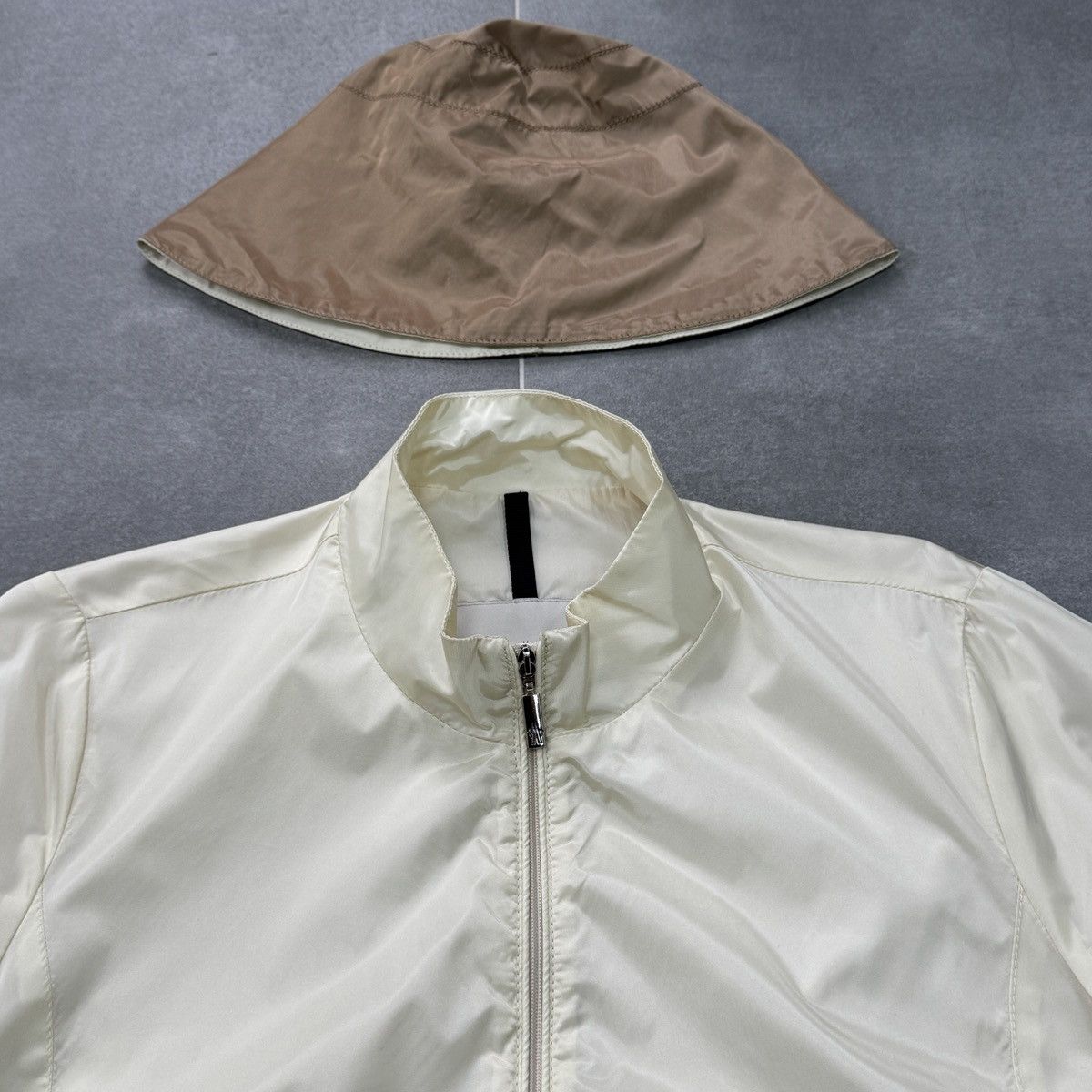 Moncler Authentic Moncler Piren Women Jacket Size 0 (S) Size S / US 4 / IT 40 - 9 Thumbnail