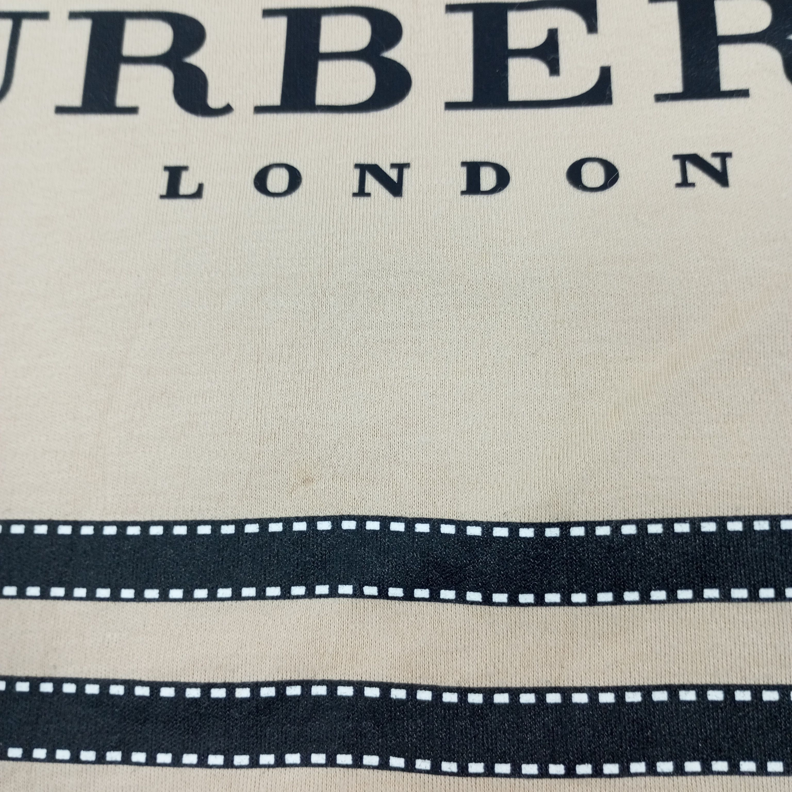 Burberry × Vintage Burberry London Fashion Brand Logo Design Custom Art Tshirt Size S / US 4 / IT 40 - 7 Thumbnail