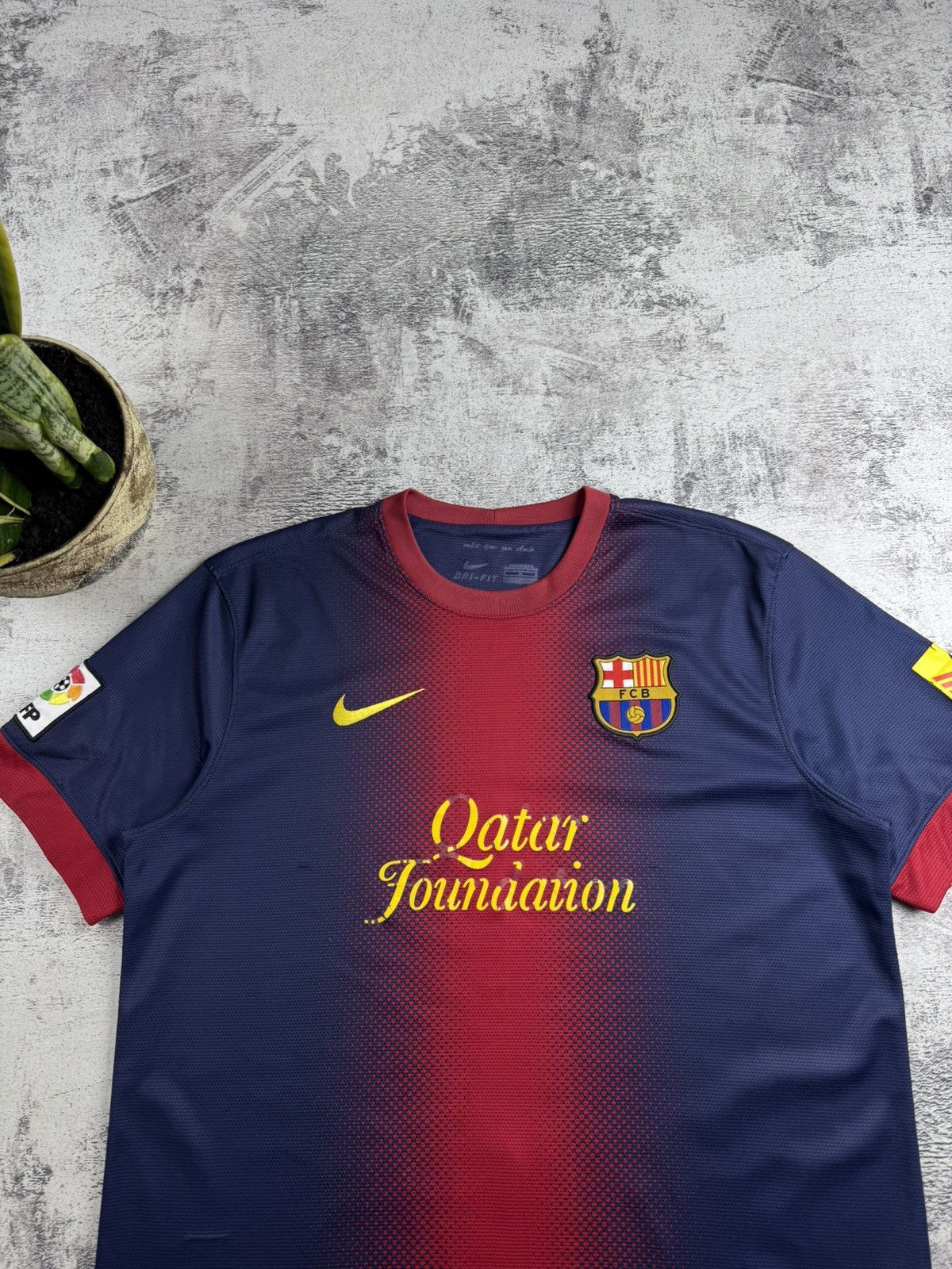Nike BARCELONA FC 2012 2013 Home Vintage Nike Soccer Football Football Shirt Jersey Size US L / EU 52-54 / 3 - 5 Thumbnail