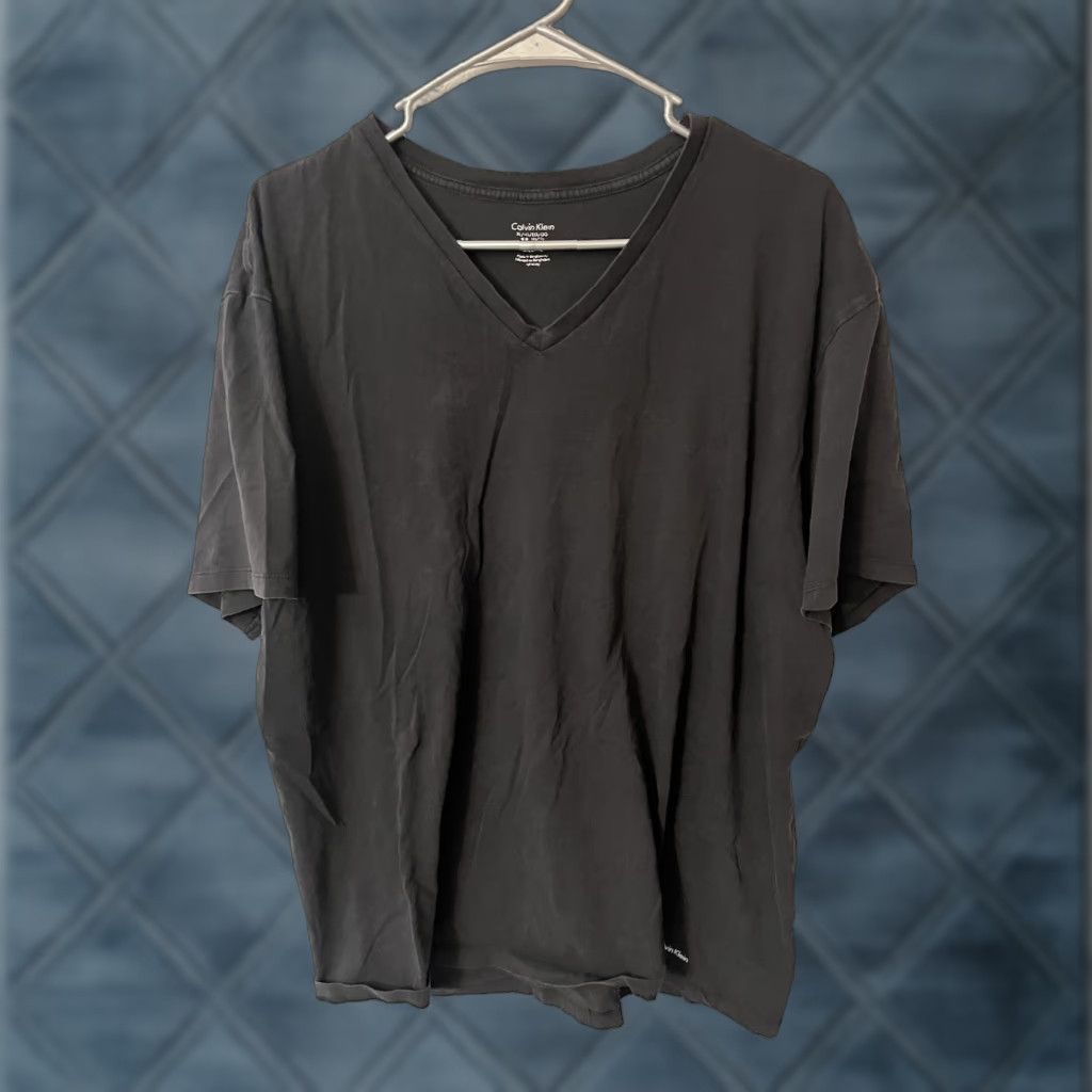 Calvin Klein Calvin Klein T-Shirt Men's XL Short Sleeve Cv Neck Solid V Neck Black Lounge Size US XL / EU 56 / 4 - 1 Thumbnail