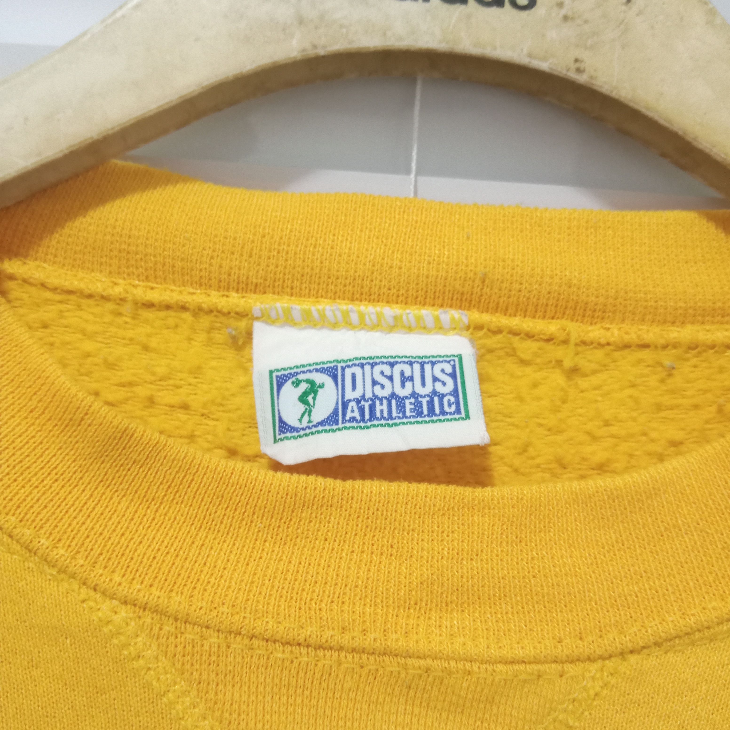 Vintage Vintage 90s Discus Atheltic yellow blank sweatshirt Size US L / EU 52-54 / 3 - 2 Thumbnail