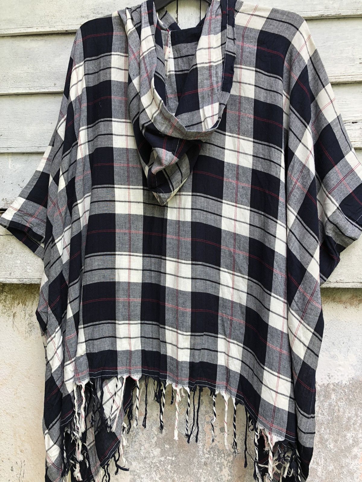 Japanese Brand × The Unbranded Brand Woman Plaid Shawl Laces Single Button Hood Poncho Size ONE SIZE - 4 Thumbnail
