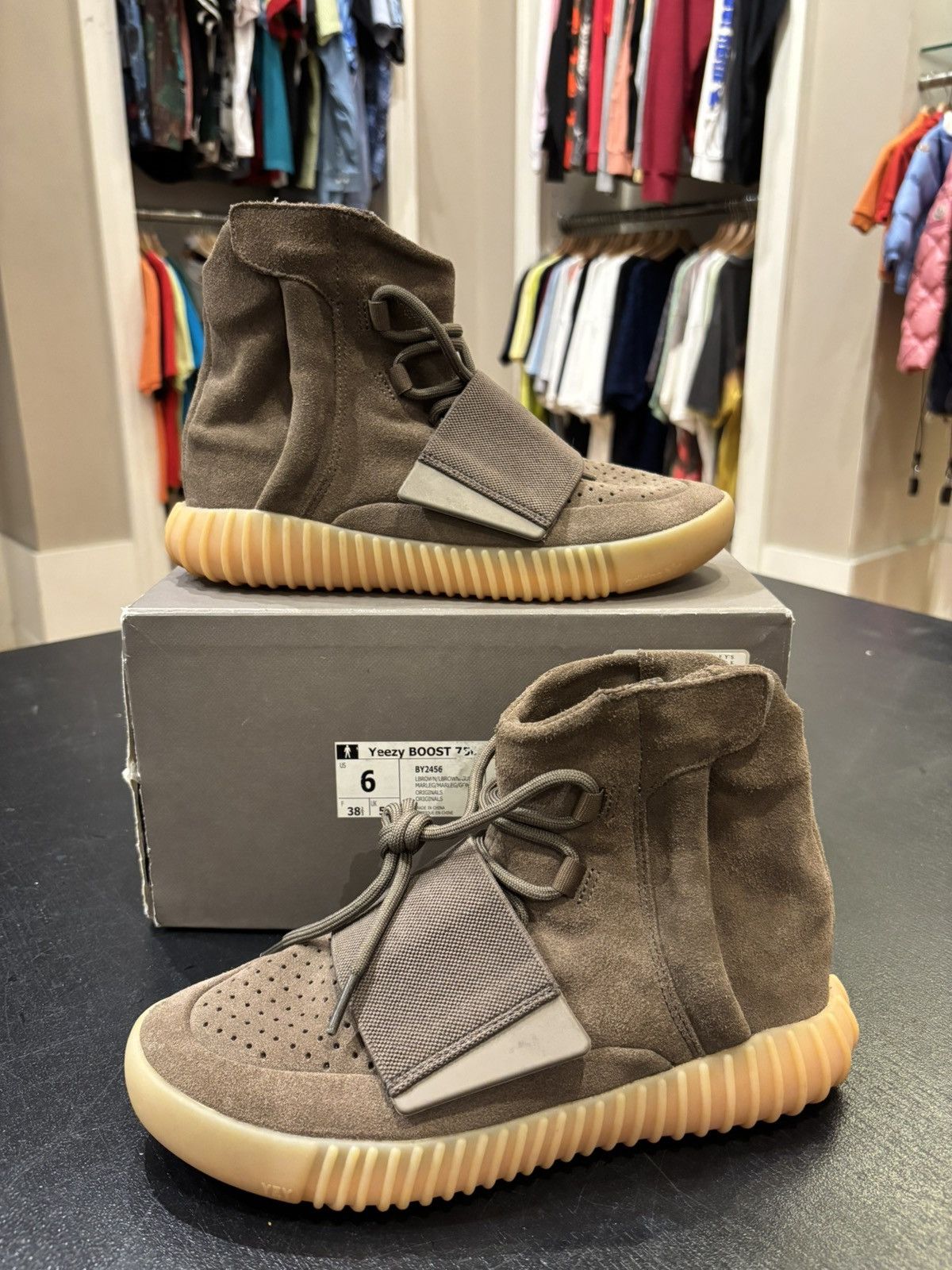 Yeezy adidas Yeezy Boost 750 Chocolate Size US 6 / EU 39 - 1 Thumbnail