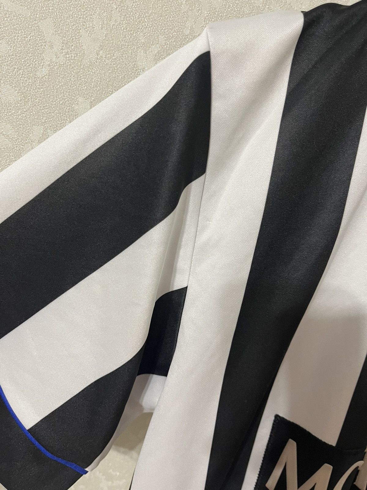 Other Score Draw Newcastle 90s Retro Jersey Size US XL / EU 56 / 4 - 5 Thumbnail