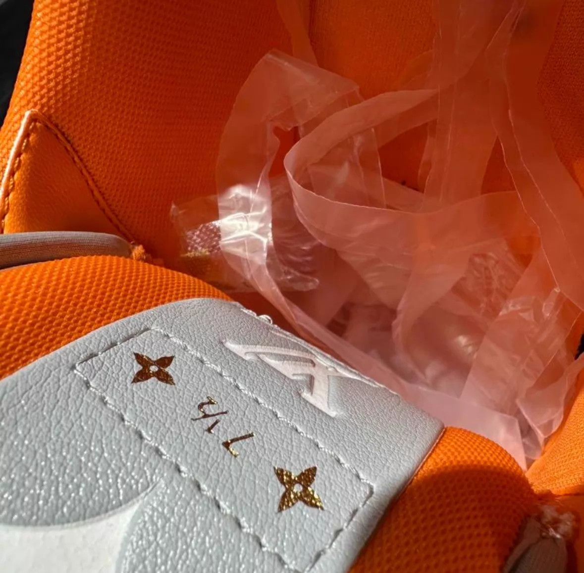 Louis Vuitton LV Charlie Orange Logo White Sneaker 41.5 (UK7.5) Size US 8.5 / EU 41-42 - 8 Thumbnail
