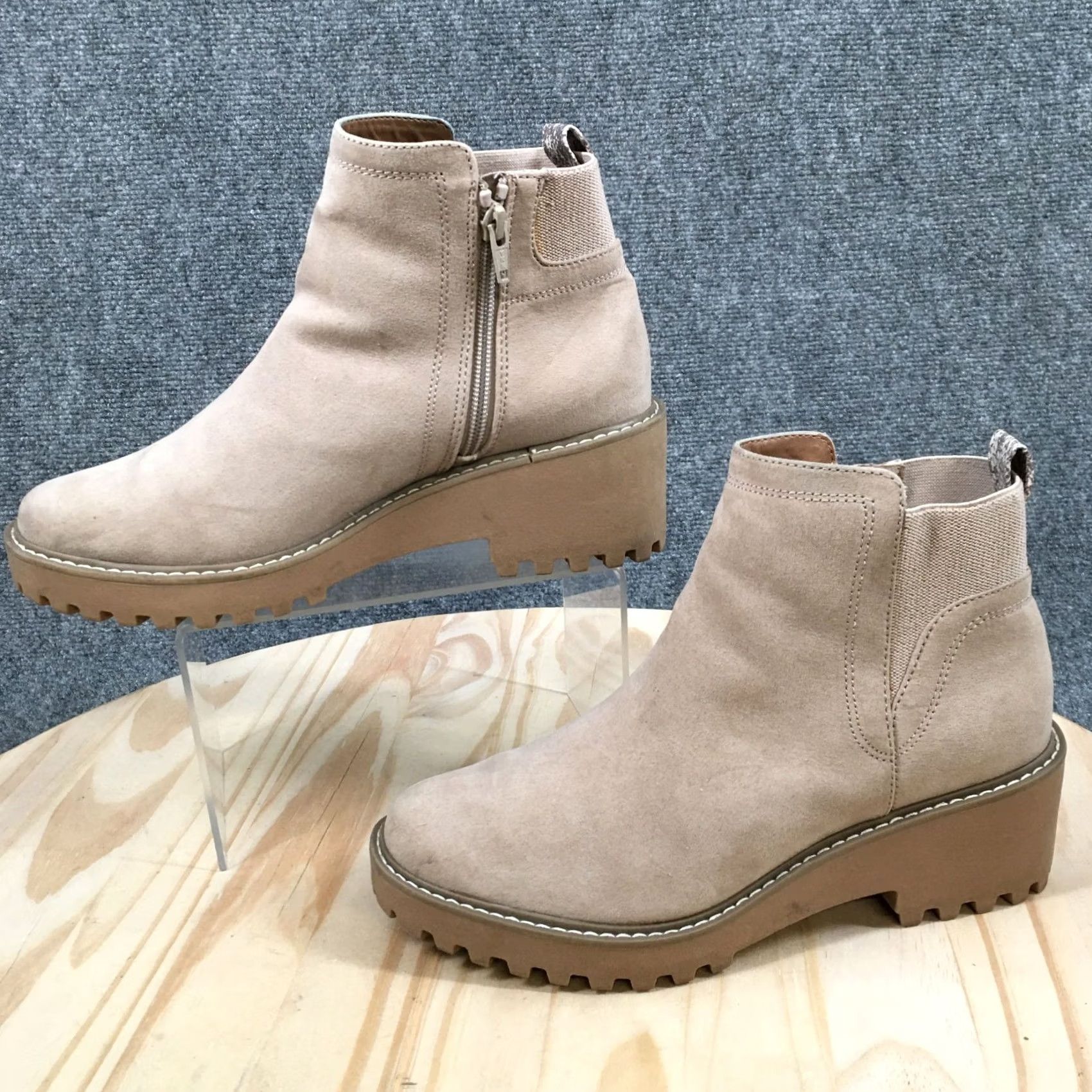 Vintage Universal Thread Boots Womens 8 Taci Bootie Brown Comfort Block Heels Ankle Top Suede Casual Modern Classic Womens Boots 8 Brown Size M / US 6-8 / IT 42-44 - 3 Thumbnail