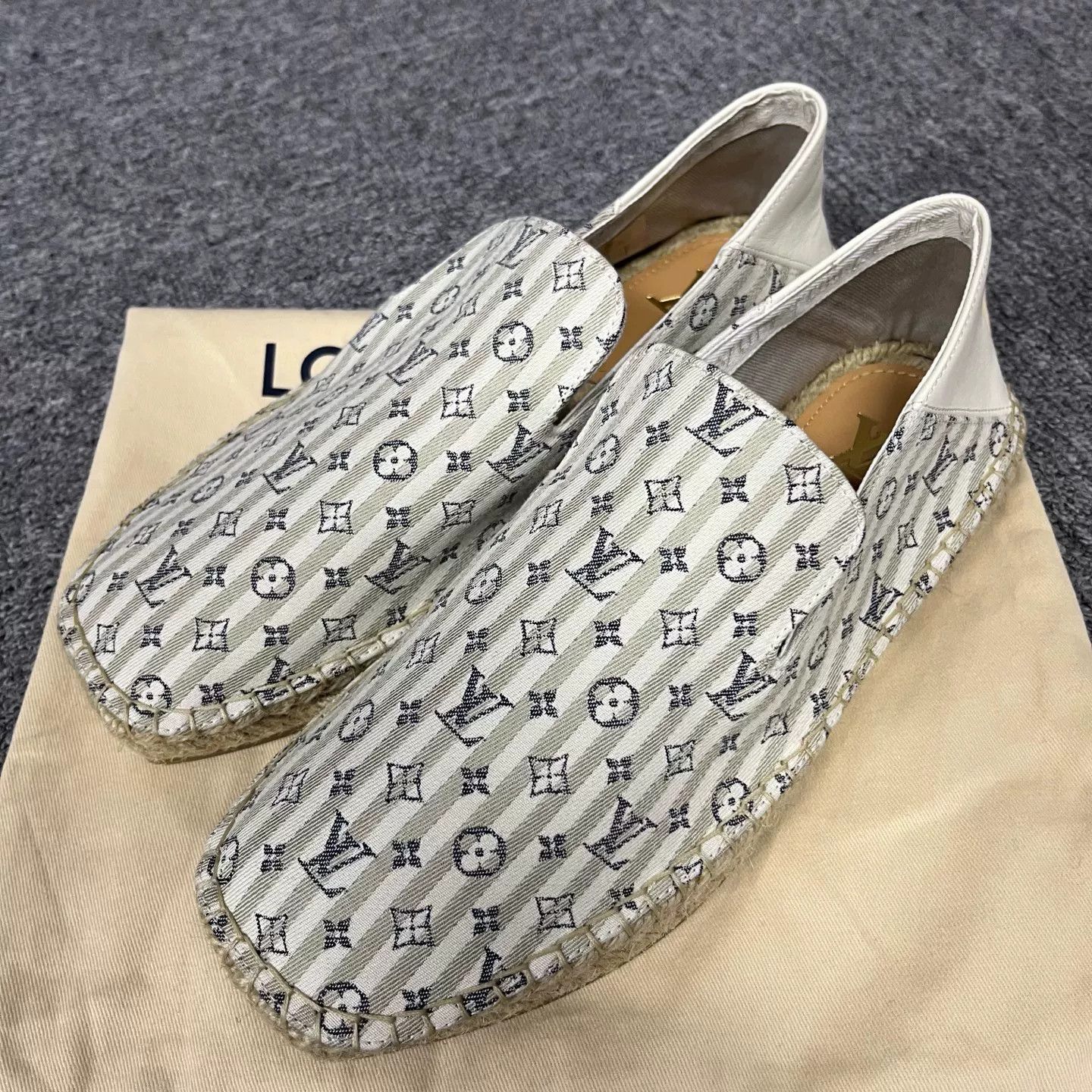 Louis Vuitton Louis Vuitton Casual Lowtop Sneakers 6 Women Size US 6 / IT 36 - 1 Thumbnail