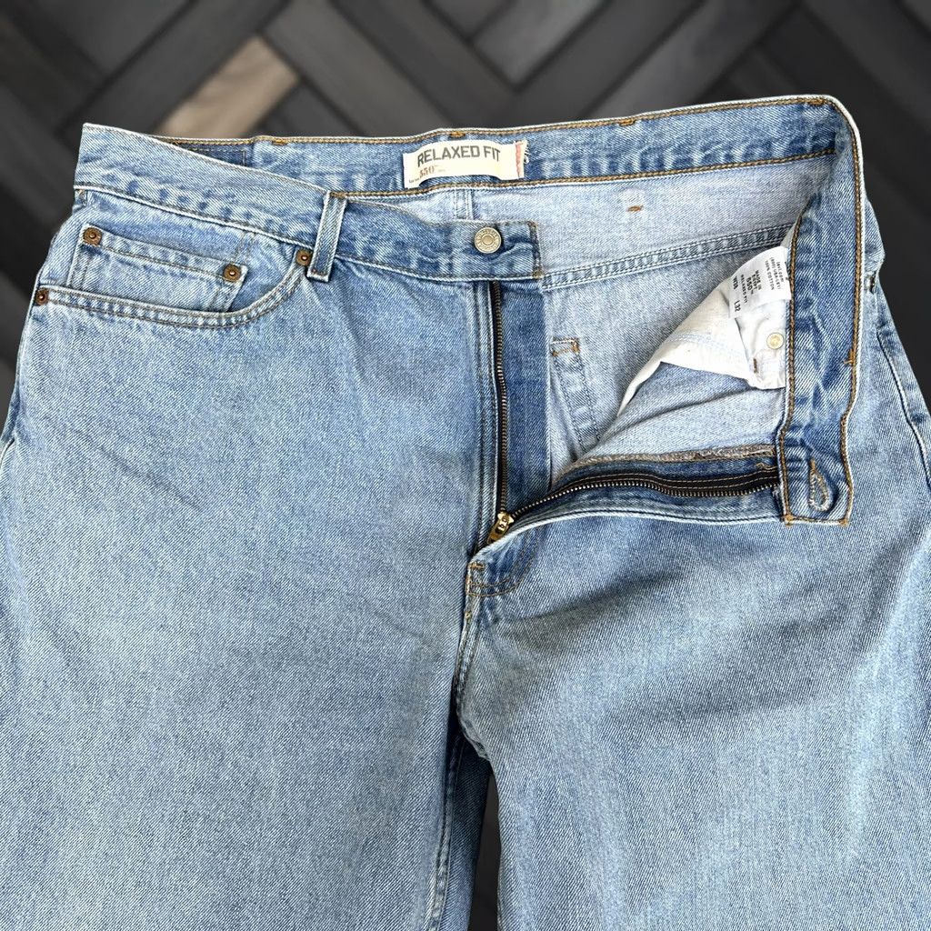 Levi's VTG Levi's 550 Jeans Men 38x31 Blue Distress Red Tab Relaxed Fit Tapered Leg Y2K Jeans Men 38 Blue Distress 550 90s USA Levi's 500 Series Size US 38 / EU 54 - 1 Thumbnail
