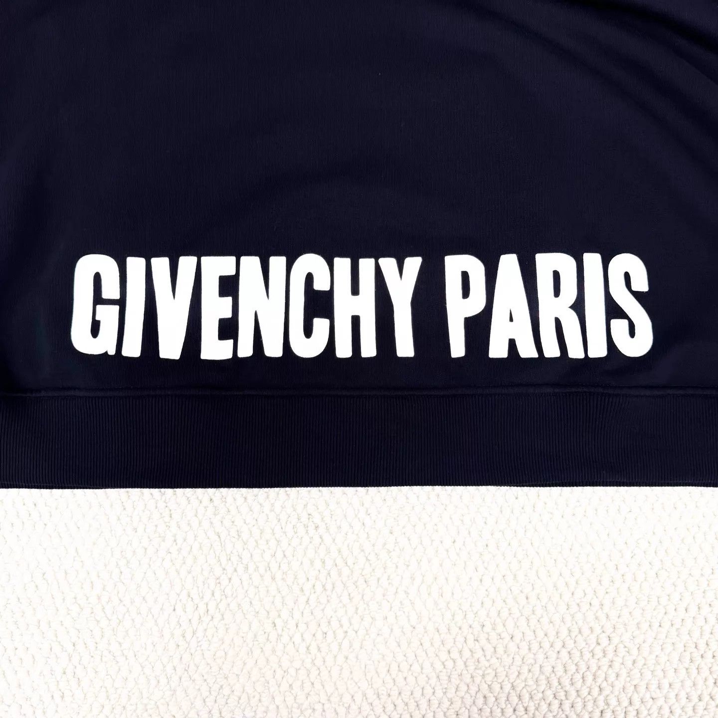 Givenchy Givenchy Black Oversized Long Hoodie Back Logo OS/XS Unisex Size US XS / EU 42 / 0 - 4 Thumbnail