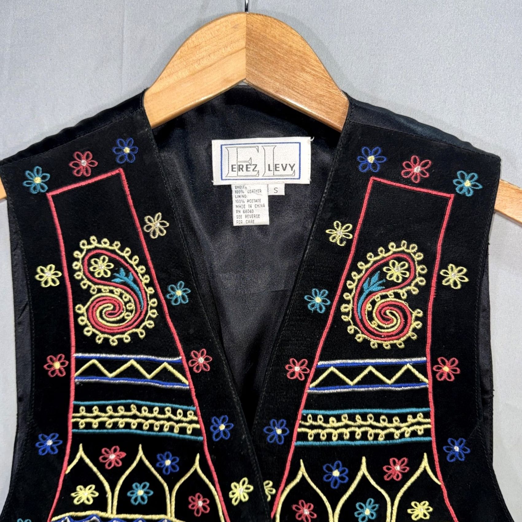 Terez Erez Levy Suit Vest Mens Small Black Leather Embroidered Paisley Multicolor Boho Size 36R - 3 Thumbnail