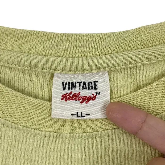 Vintage KELLOG’S TIMELESS COLLECTION Embossed Logo Tee Shirt Size US XL / EU 56 / 4 - 6 Thumbnail