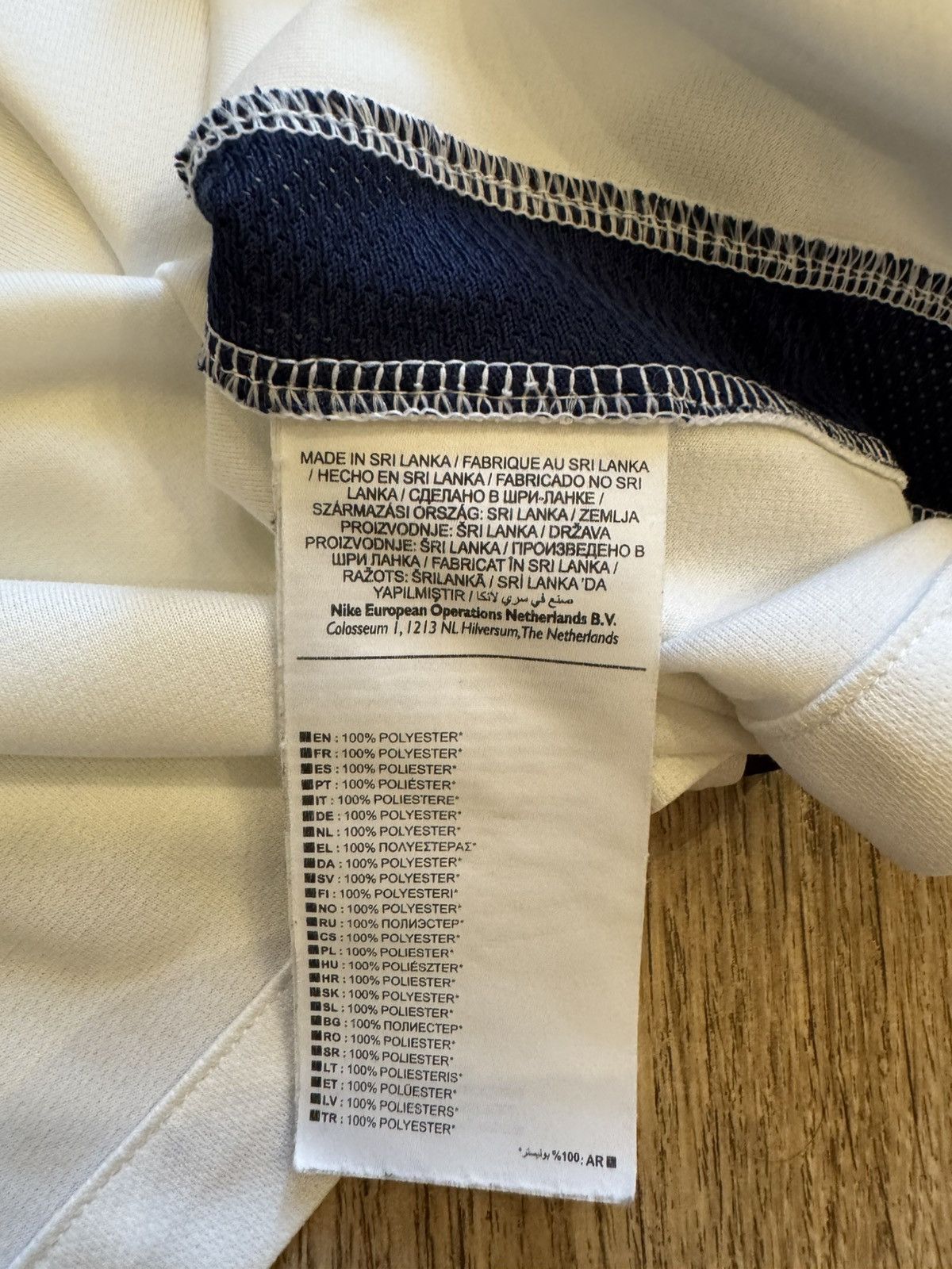 Nike PARIS SAINT-GERMAIN PSG 2015/2016 NIKE FOOTBALL JERSEY SIZ M Size US M / EU 48-50 / 2 - 13 Thumbnail