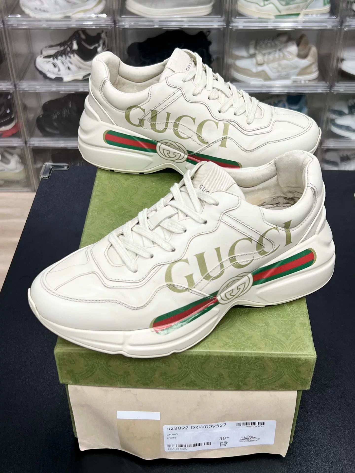 Gucci Gucci Retro Lowtop Sneakers us_8-5 Women Size US 8.5 / IT 38.5 - 1 Thumbnail