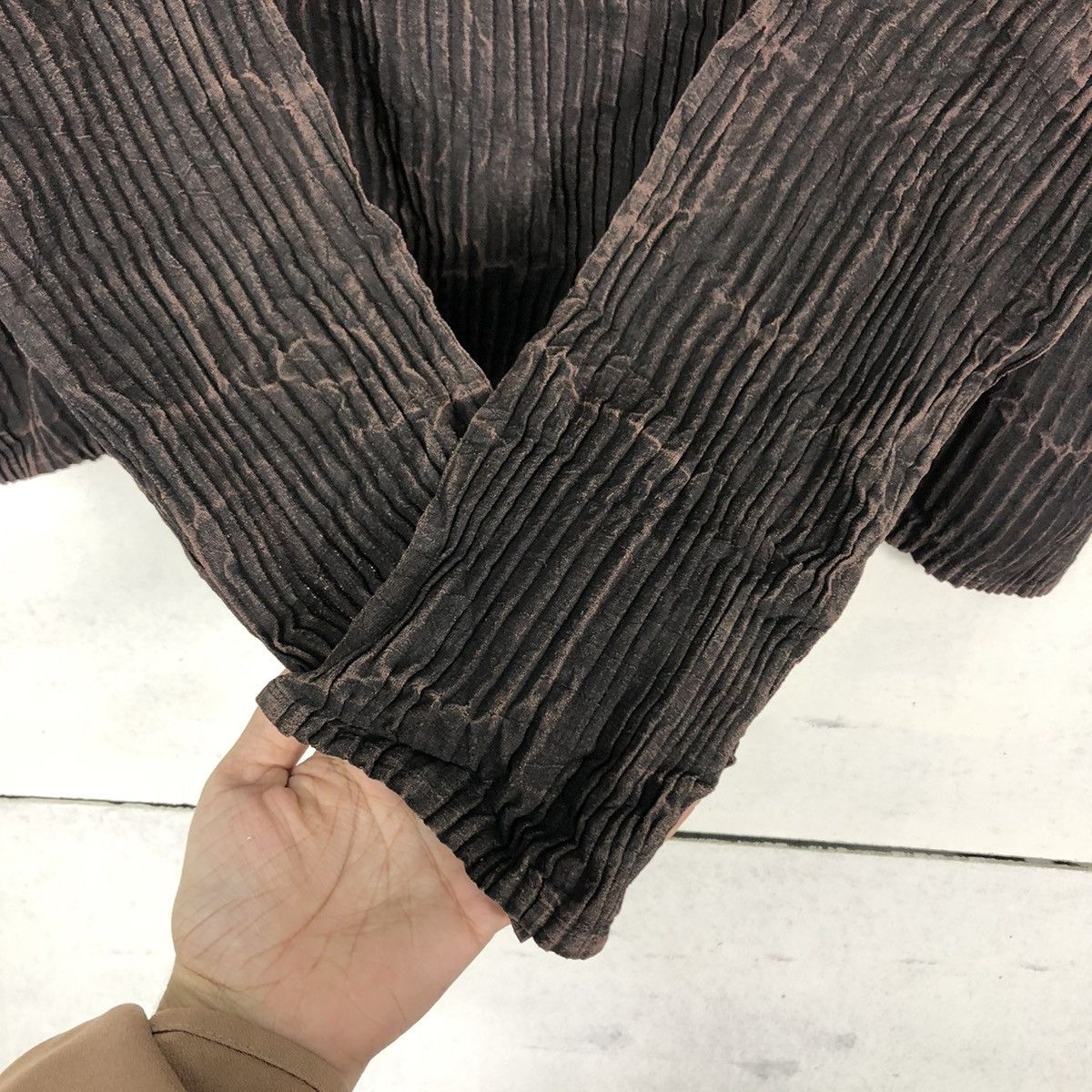 Japanese Brand 🔥LONG SLEEVE PLEATED DESIGN PINORE ISSEY MIYAKE JAPAN Size US M / EU 48-50 / 2 - 9 Thumbnail