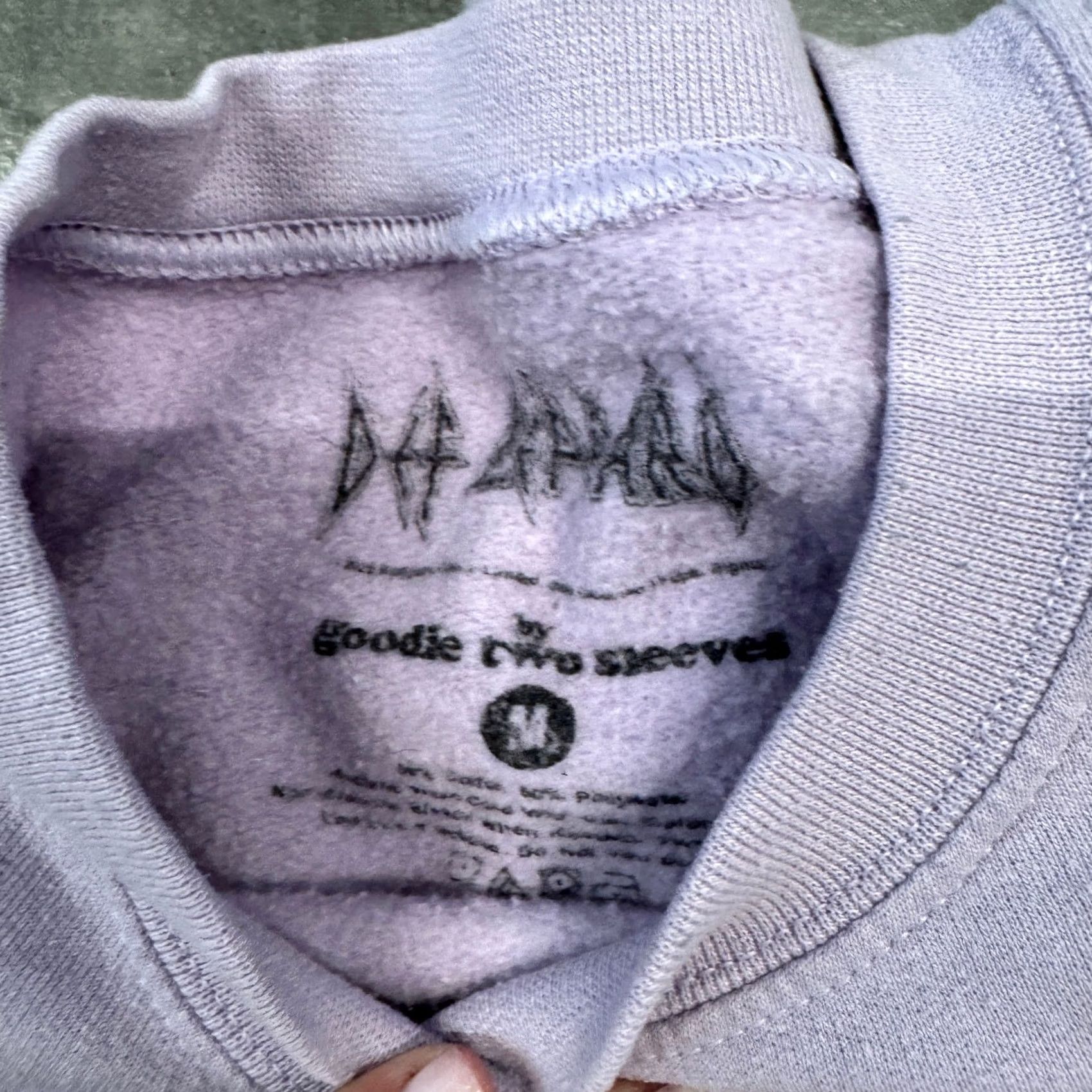 Vintage VINTAGE Def Leppard Purple Y2K Band Tour Crewneck Pullover Sweatshirt M Womens Size M / US 6-8 / IT 42-44 - 3 Thumbnail