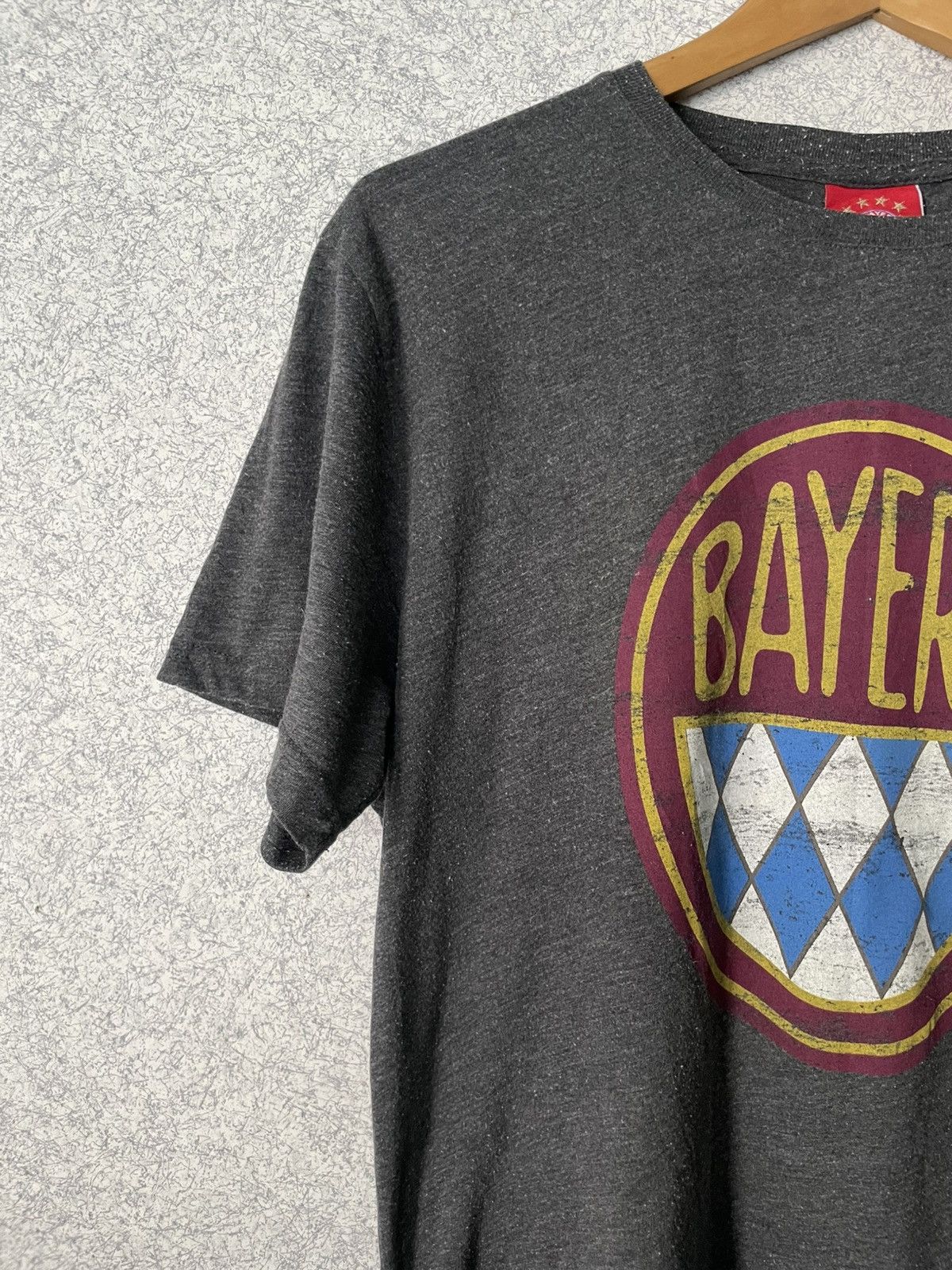 Designer BAYERN RETRO LOGO CASUAL T-SHIRT GREY Size US M / EU 48-50 / 2 - 5 Thumbnail